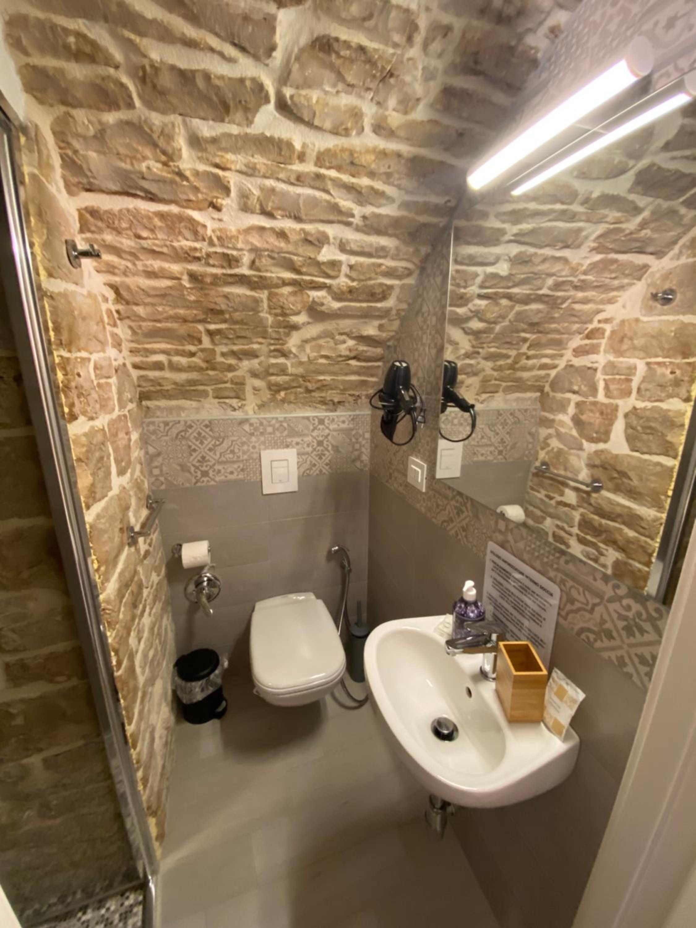King Room with Spa Bath photo 3