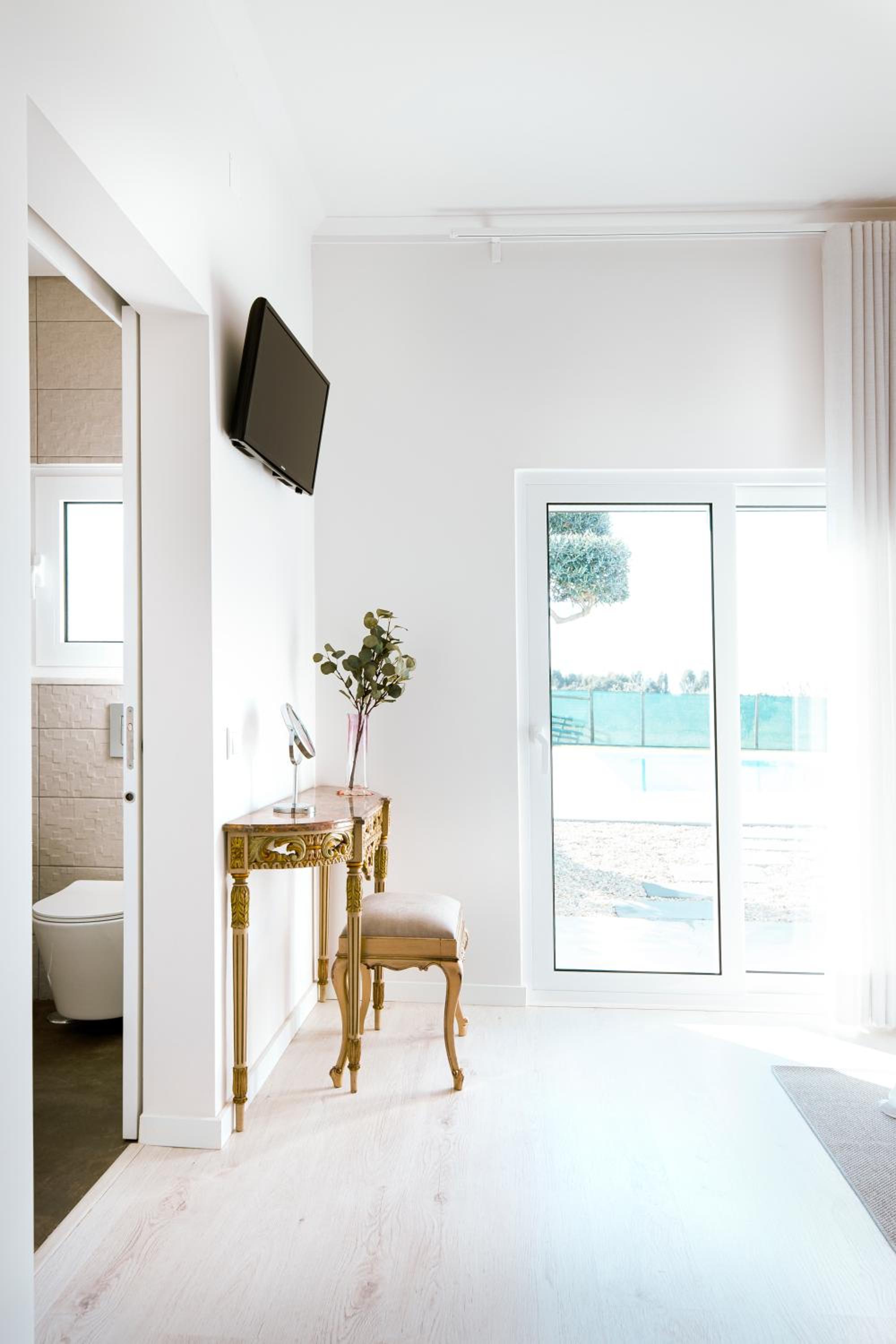 Double Room with Pool View photo 1