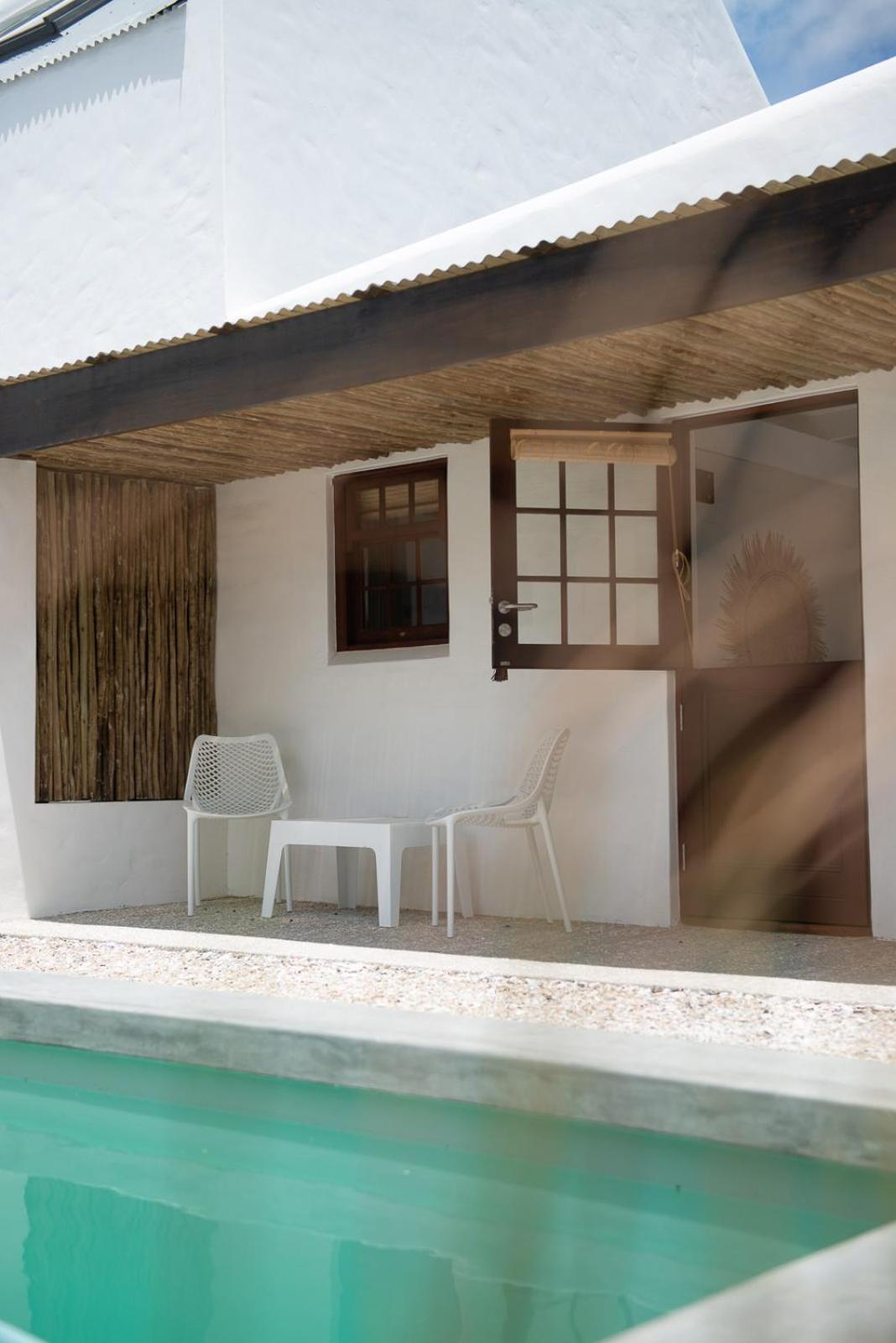 Twin Room with Pool View photo 3