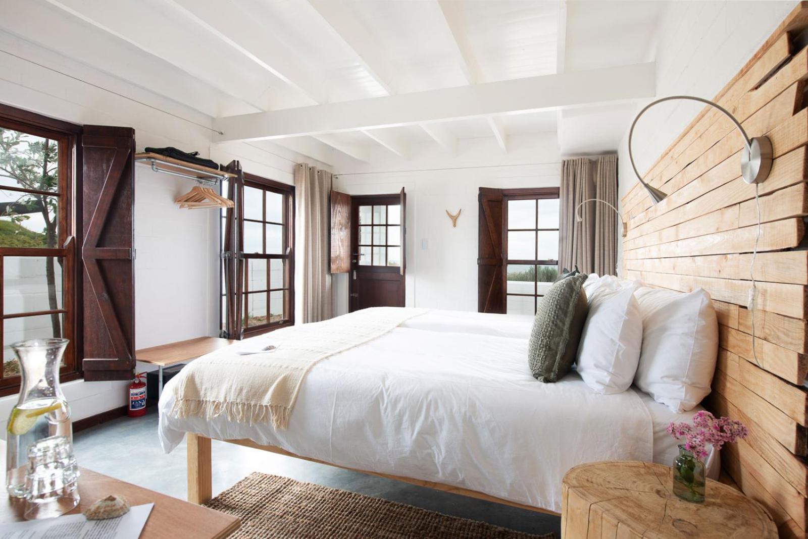 Twin Room with Sea View - Photo 11