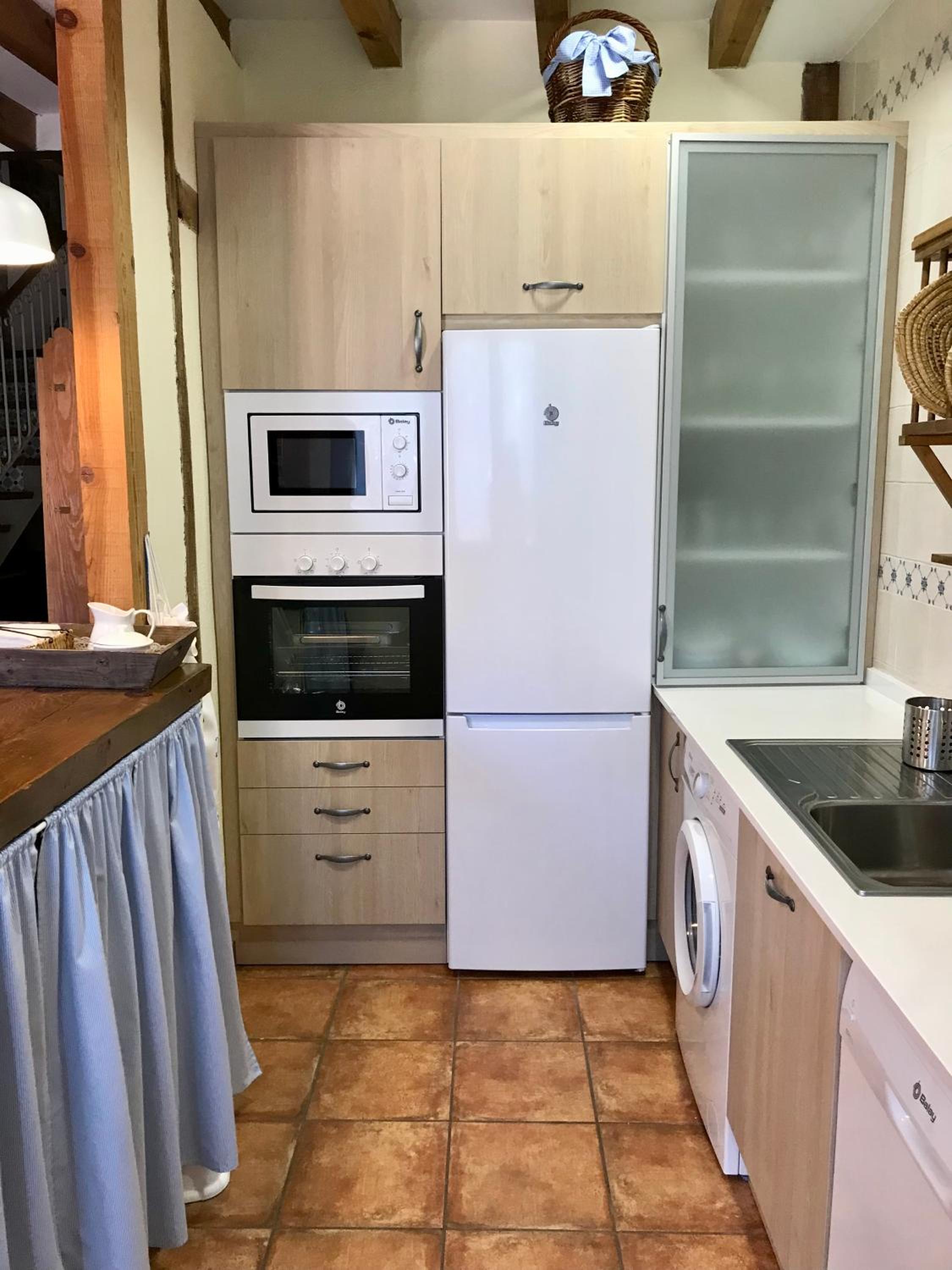 3 Bedroom House - Photo 29