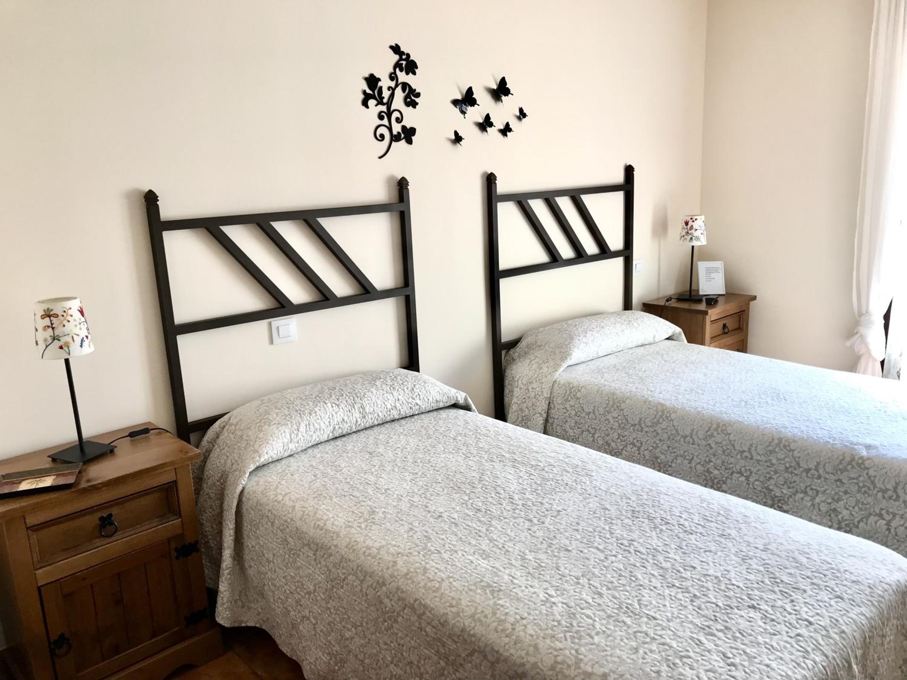 3 Bedroom House - Photo 12