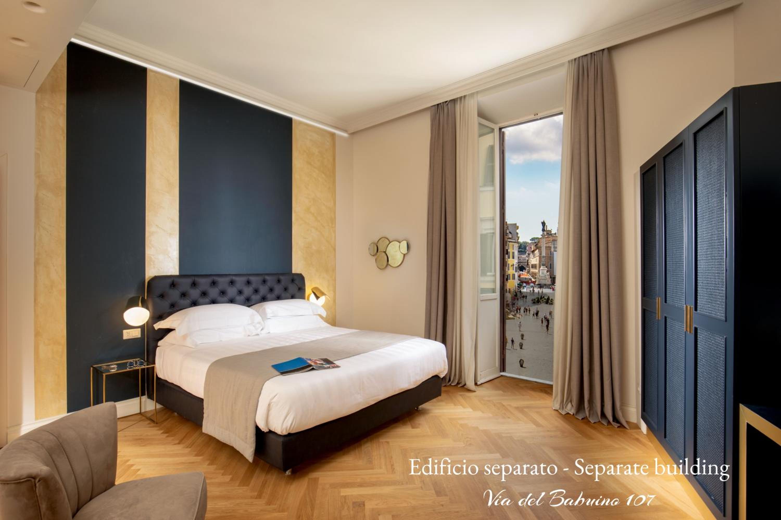 Superior King Room - Via del Babuino 107 thumbnail 5
