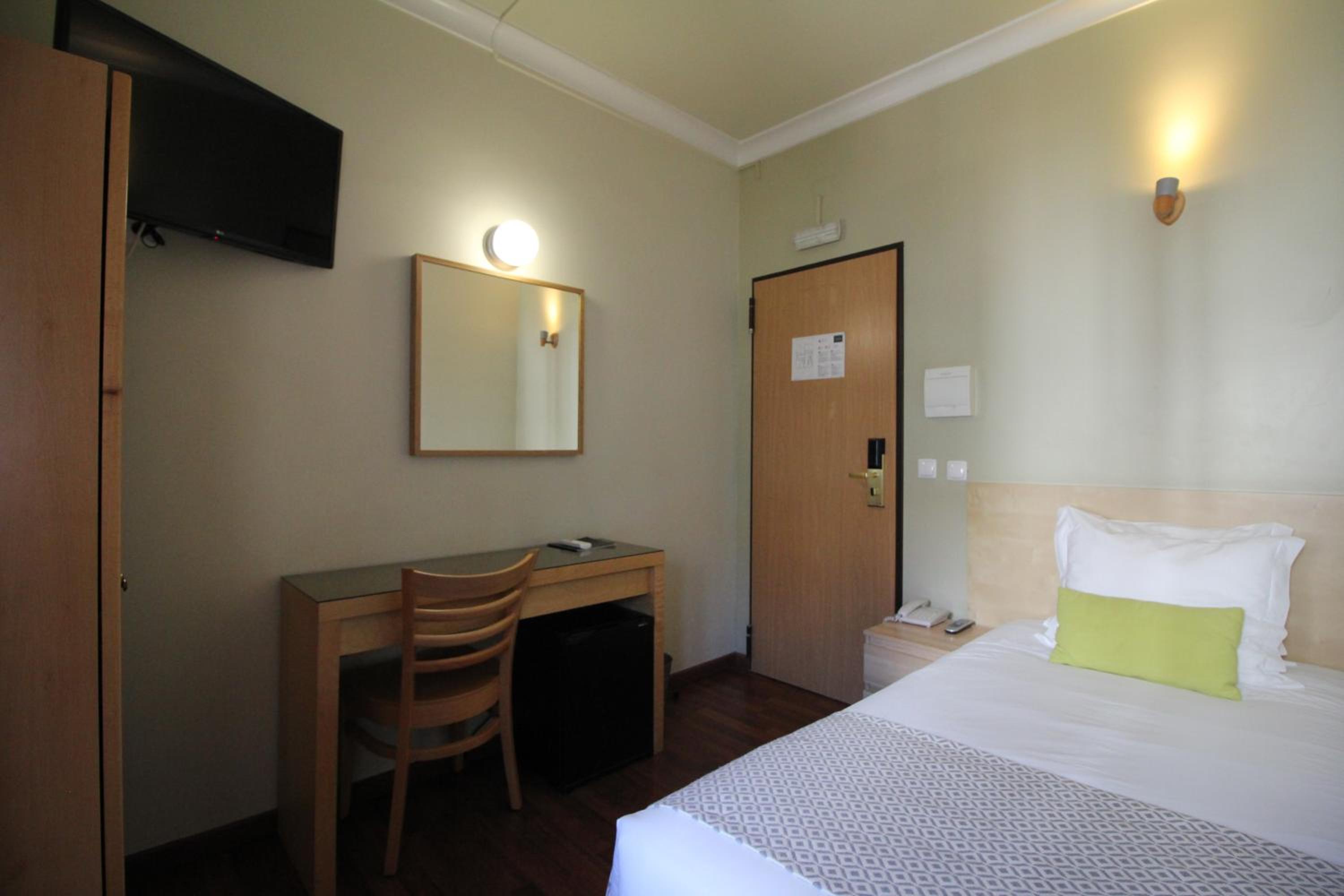 Very Small Single Room photo 1