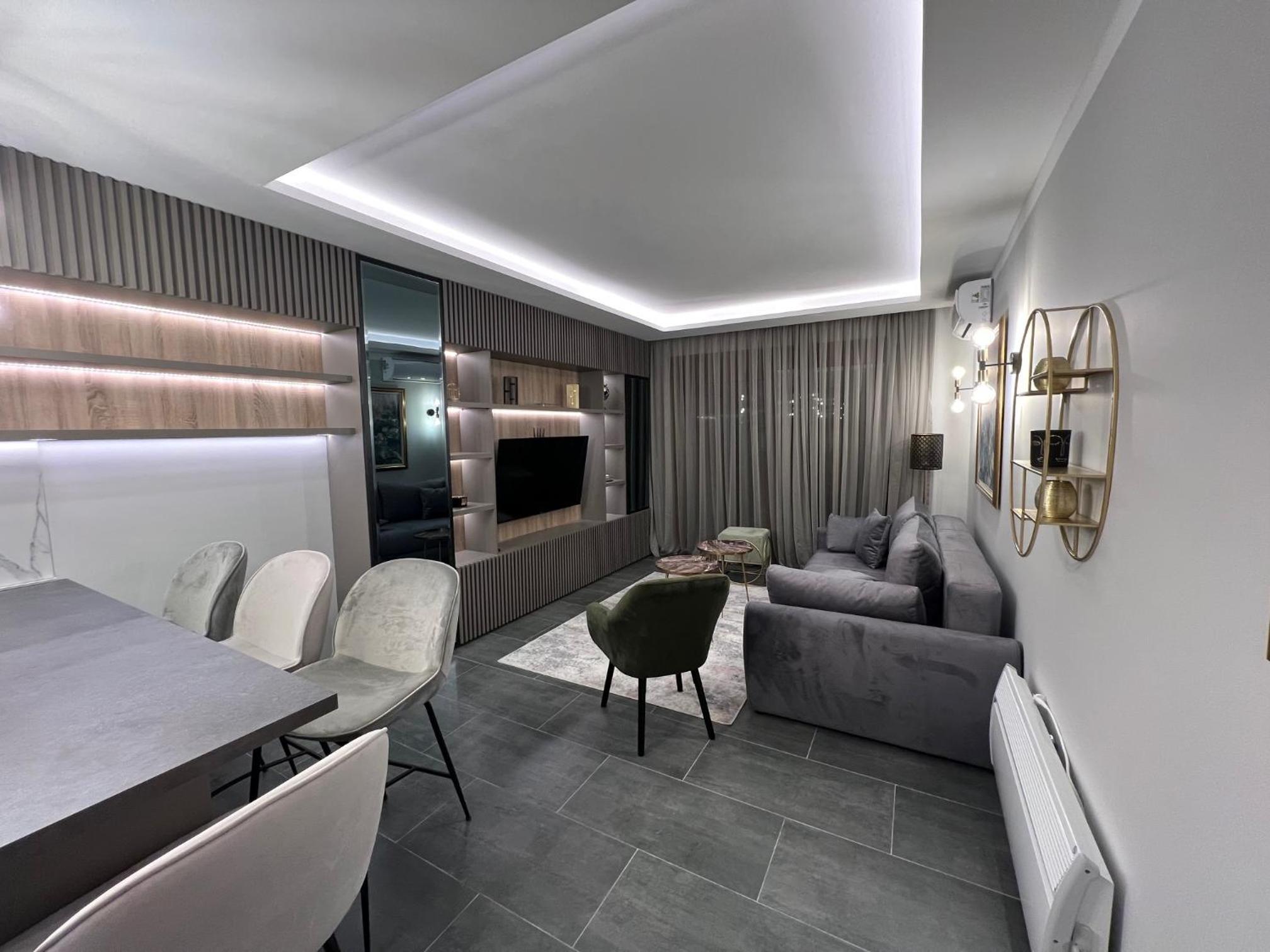 Apartment with Terrace photo 2