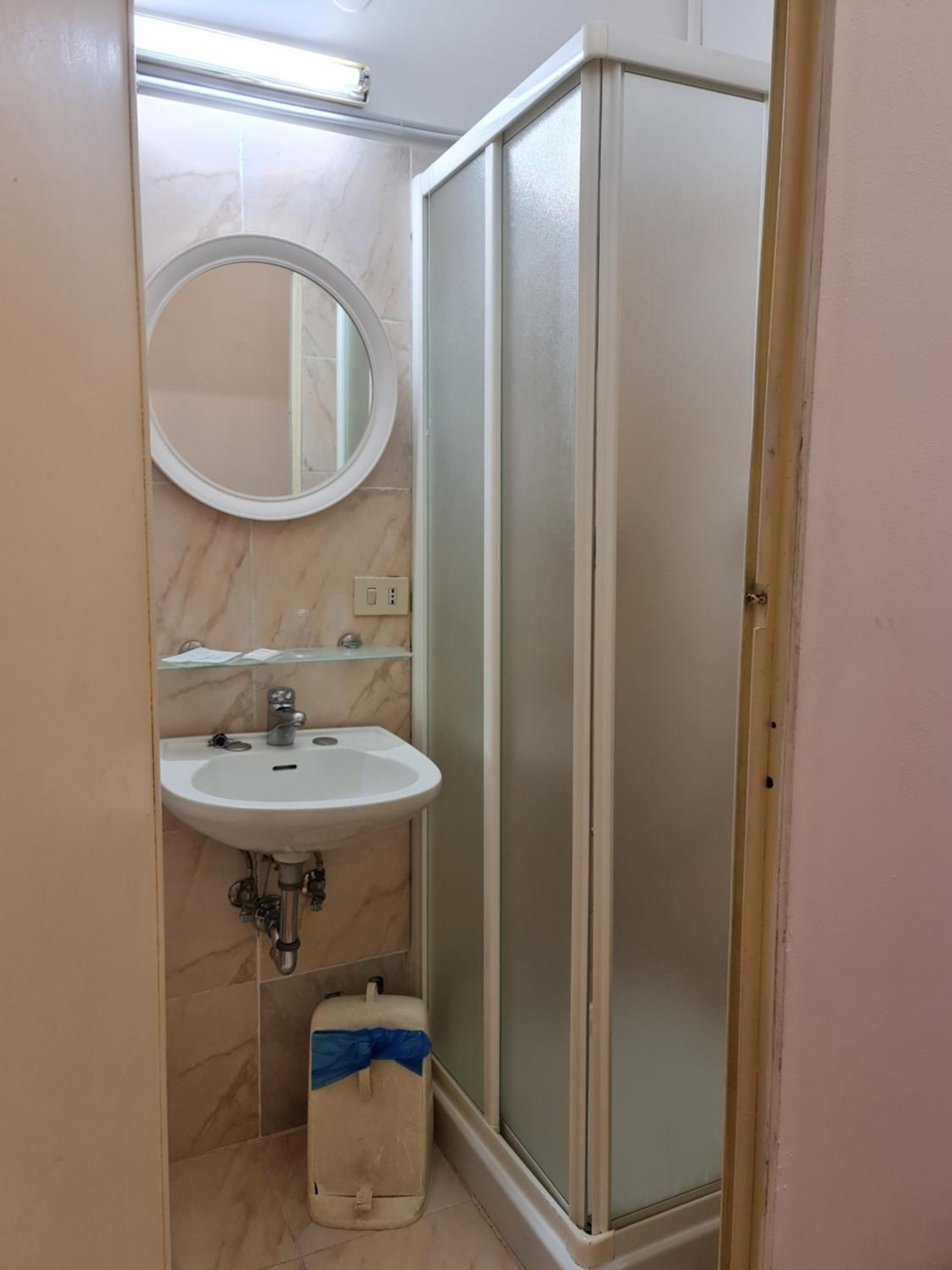 Single Room with Private Bathroom photo 2
