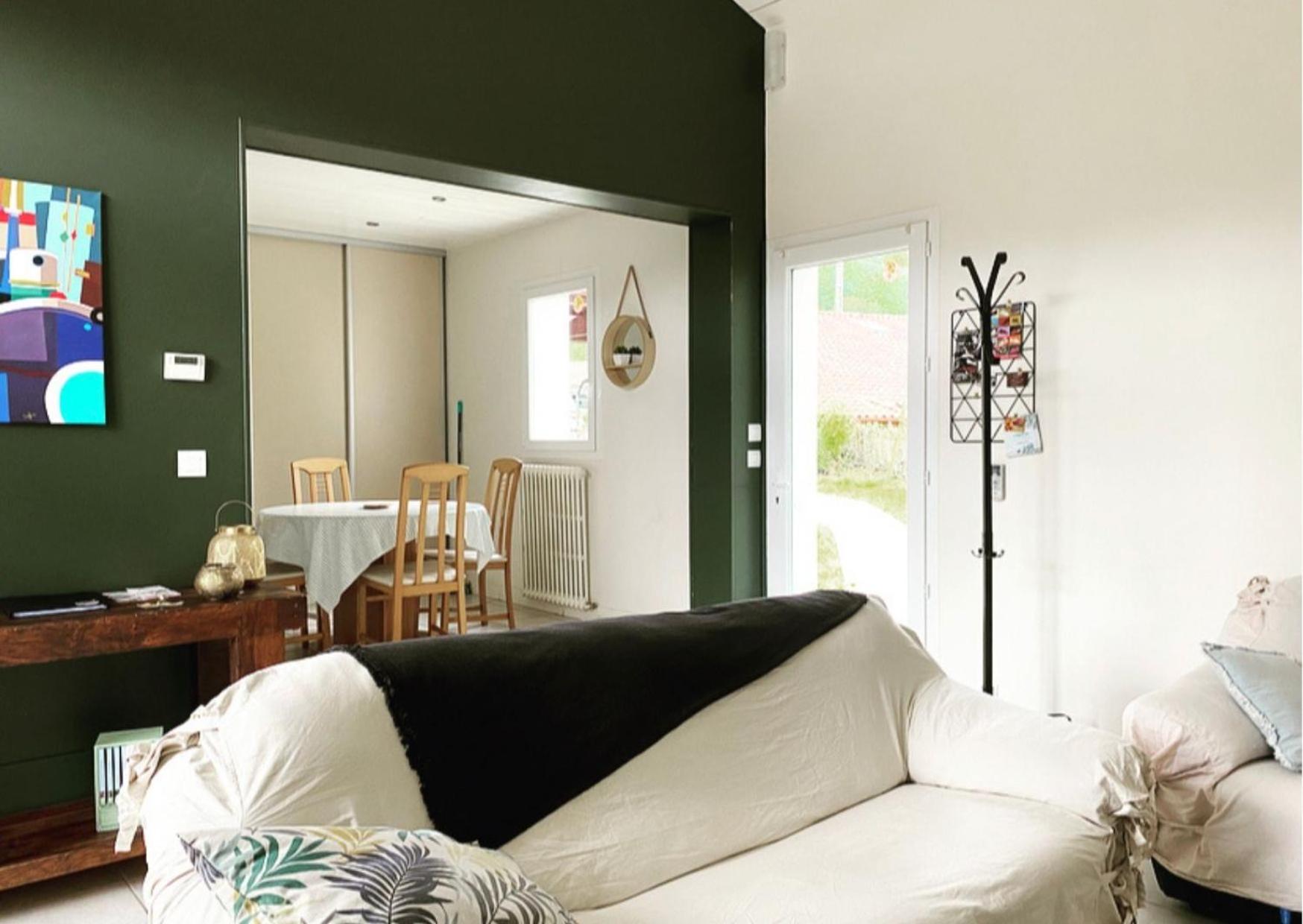 Three-Bedroom House photo 3