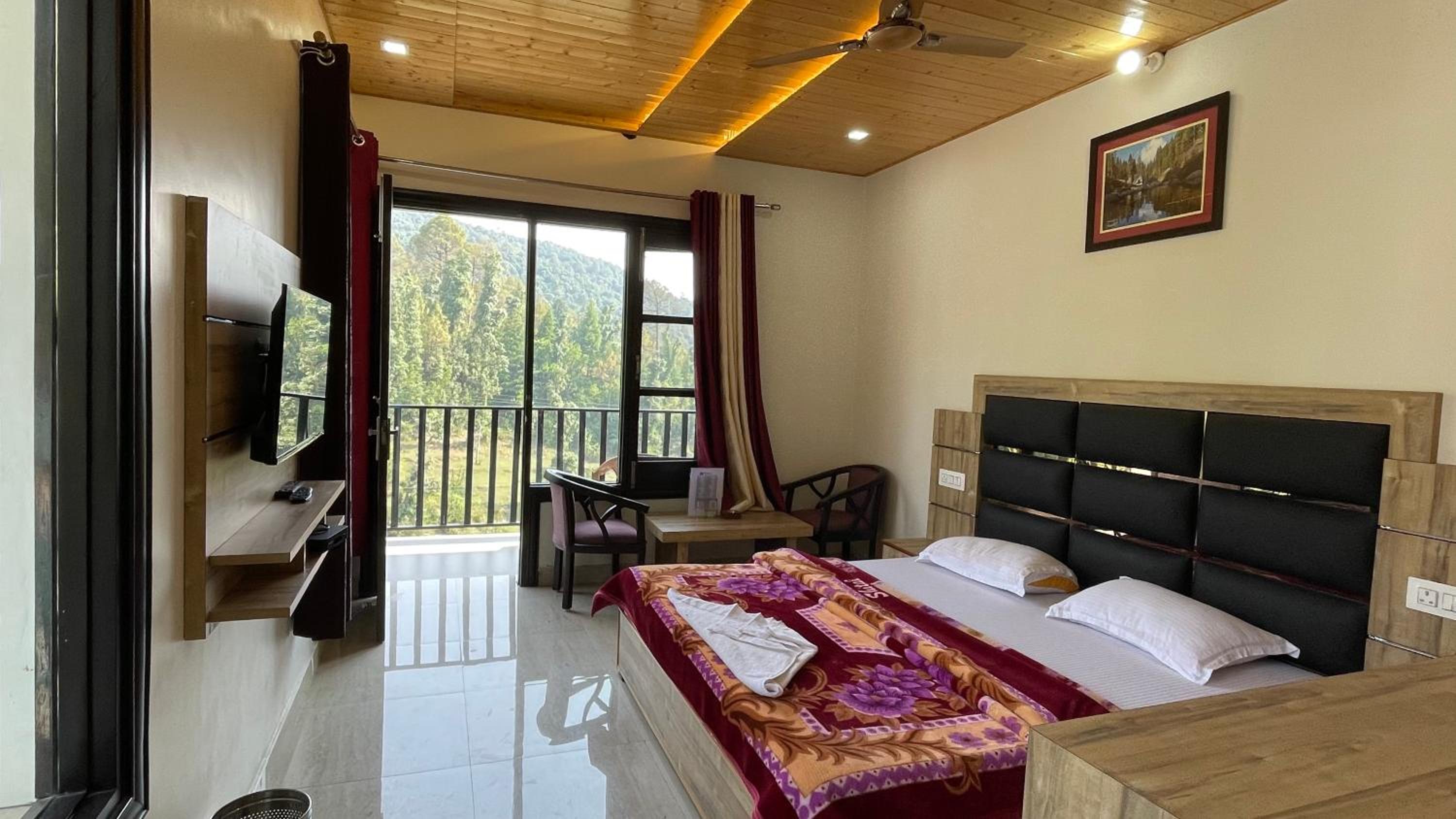 Budget Double Room photo 3