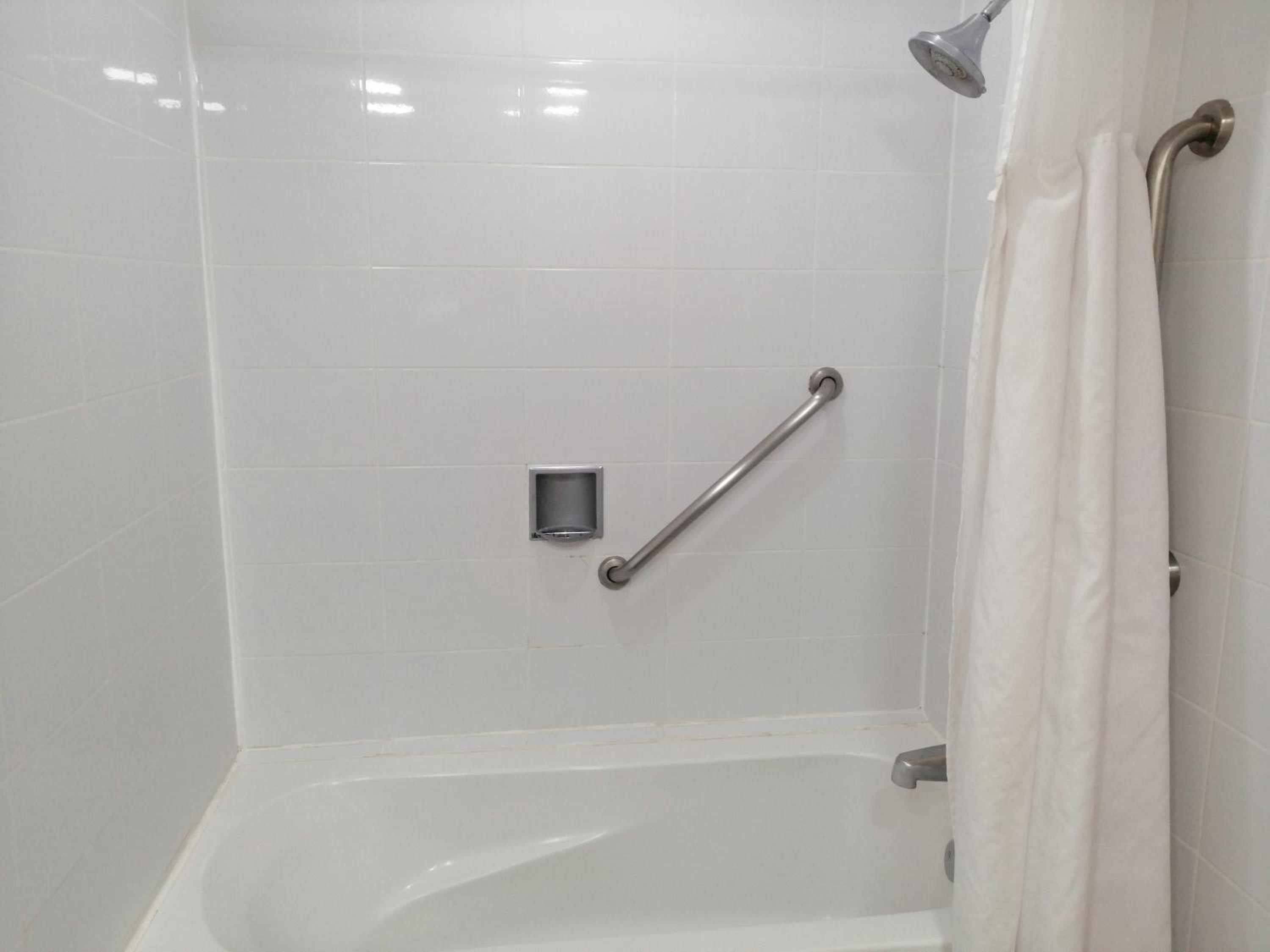 Deluxe King Suite with Hearing Accessible Tub - Non-Smoking thumbnail 5