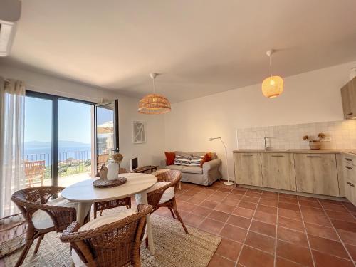 Apartment with Sea View photo 2