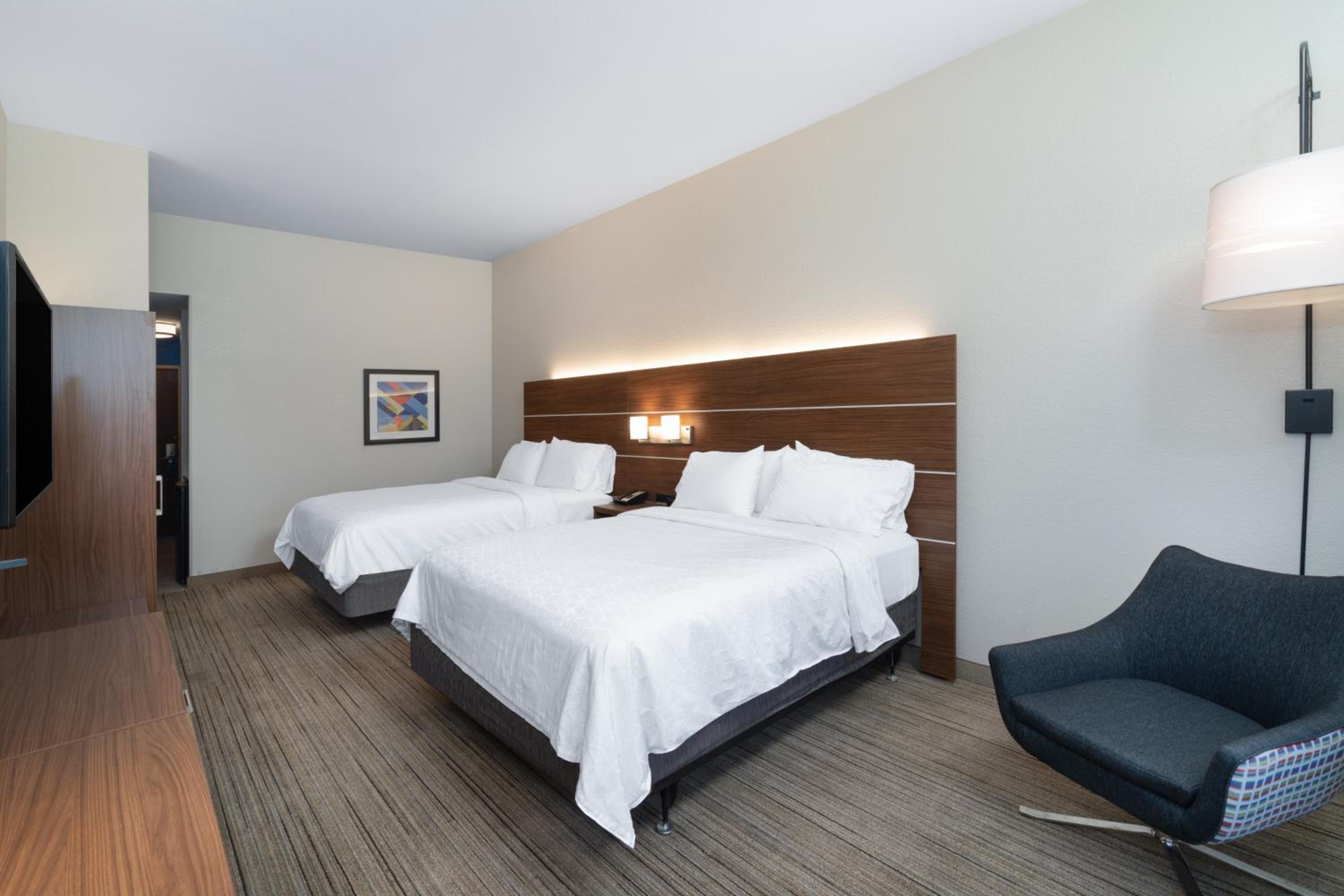 Standard Room with Two Queen Beds and Roll-In Shower - Mobility Access - Photo 1