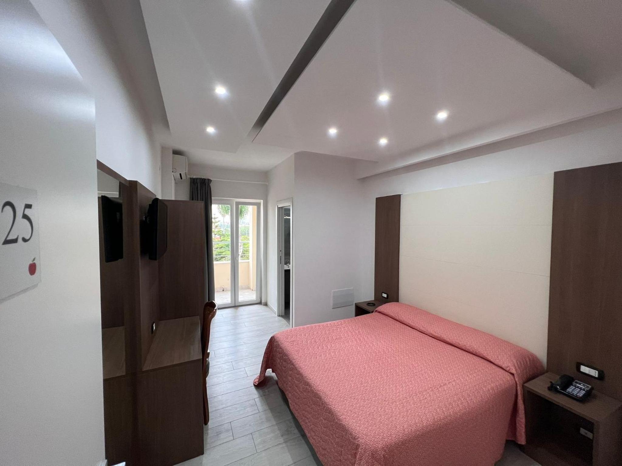 Superior Double Room - Photo 8