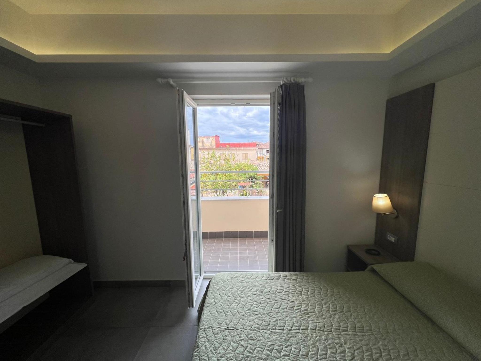 Standard Double Room - Photo 4