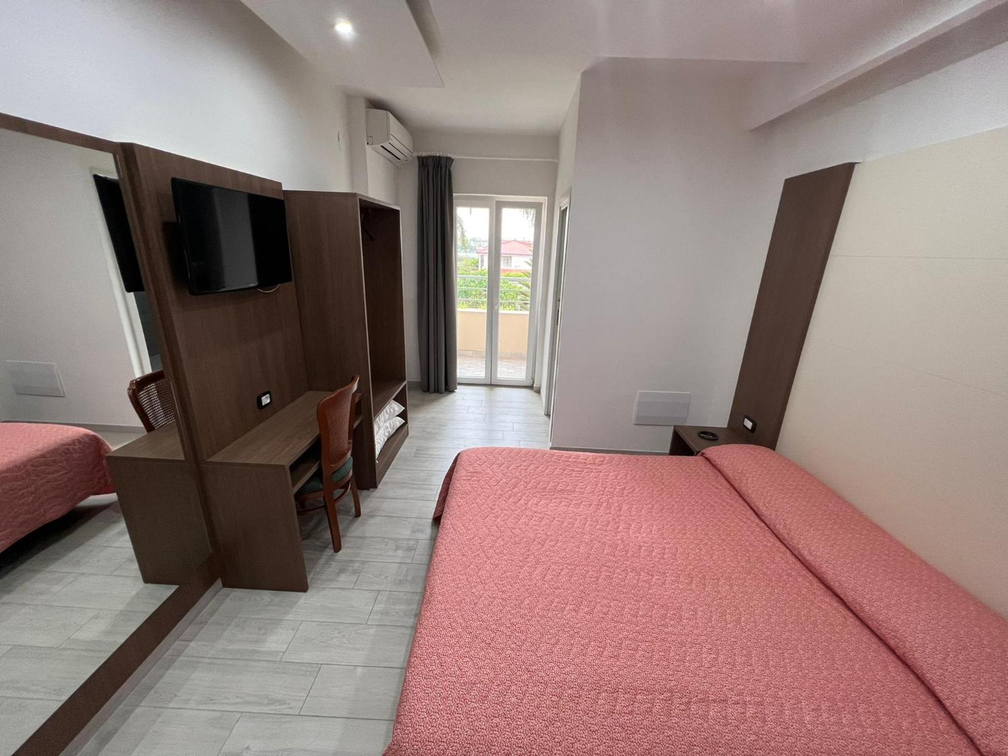 Superior Double Room - Photo 4