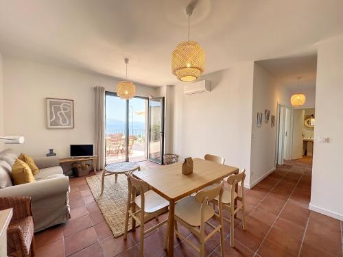 Apartment with Sea View photo 2