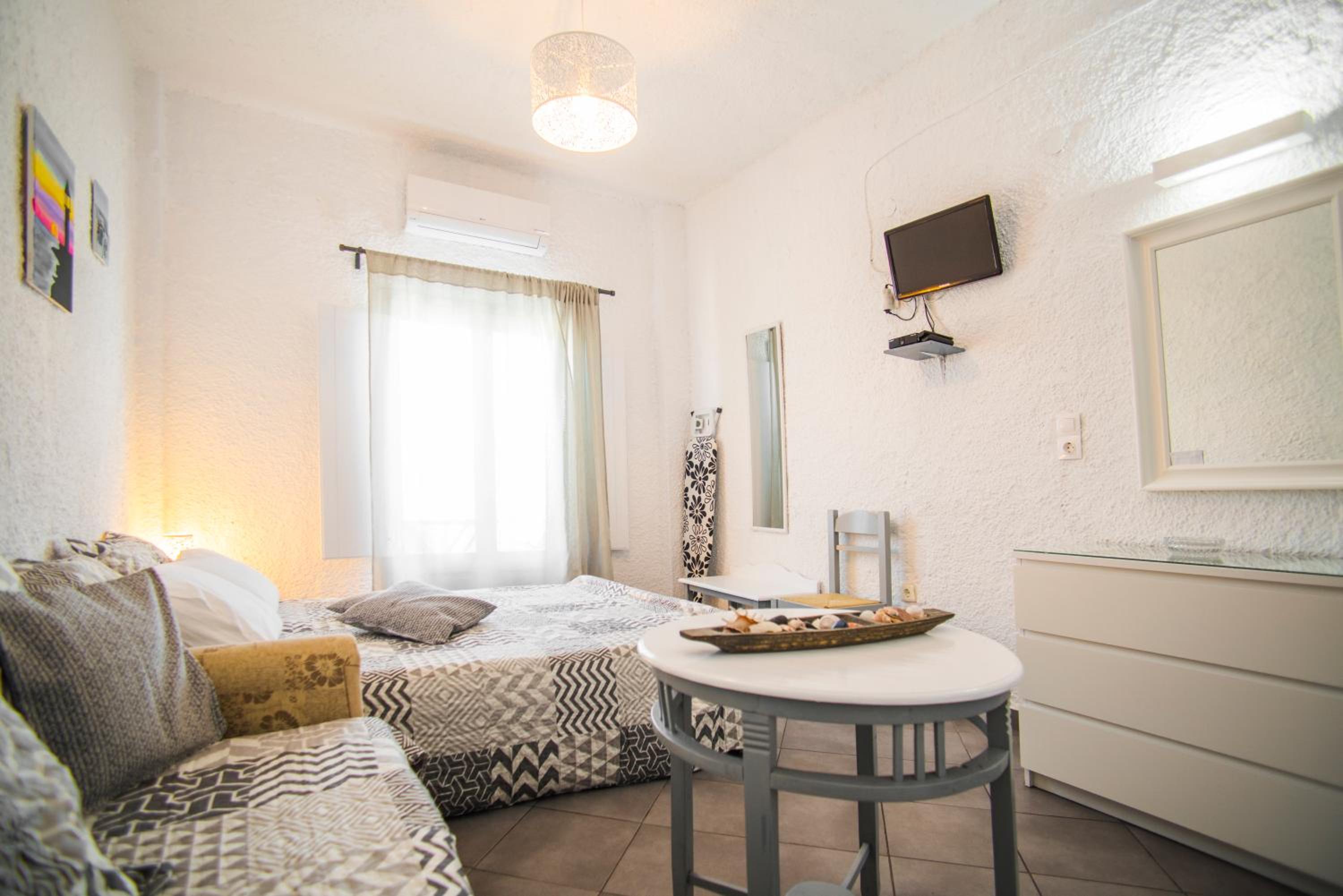 Double or Twin Room with Balcony - Photo 14