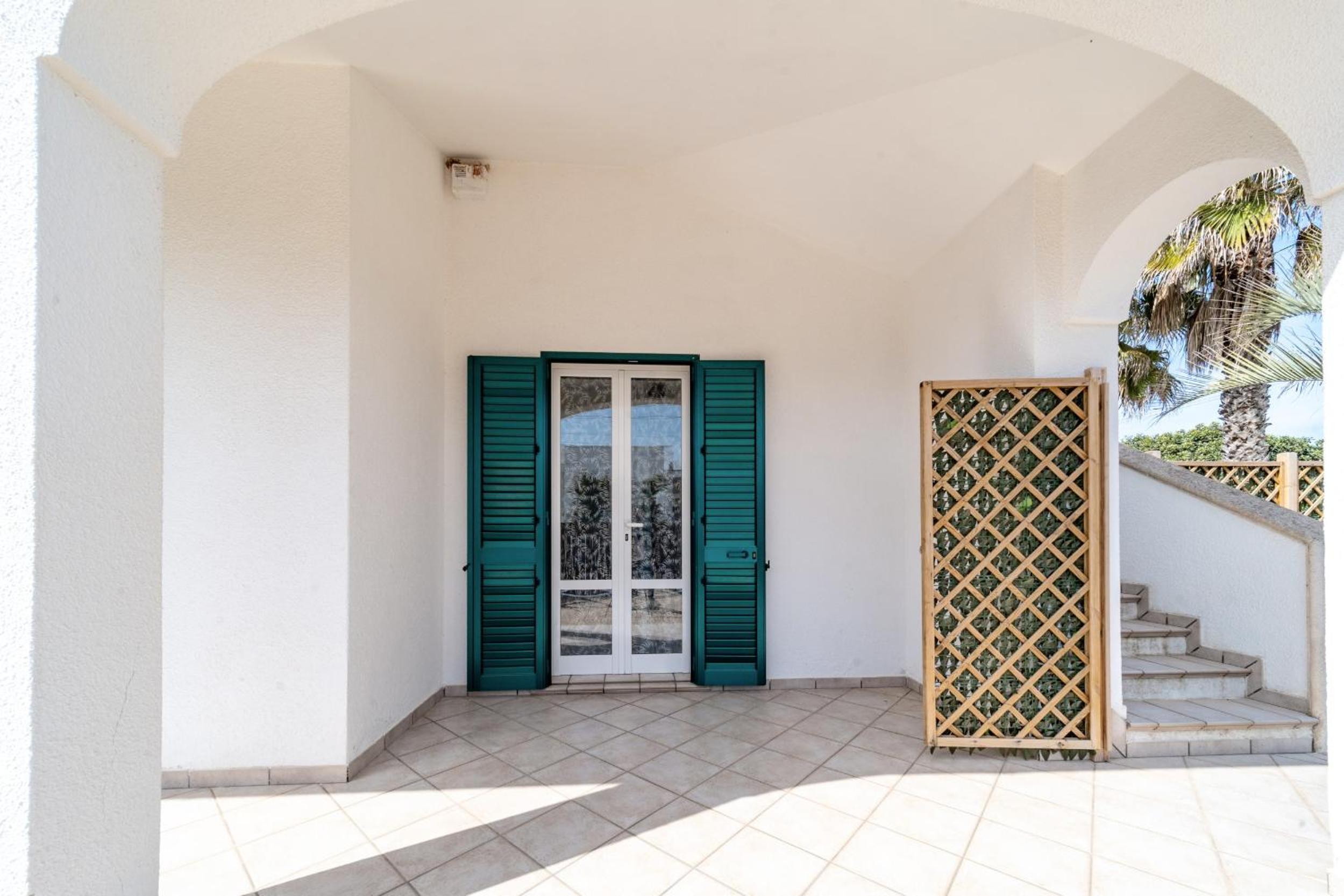 Villa with Sea View photo 2