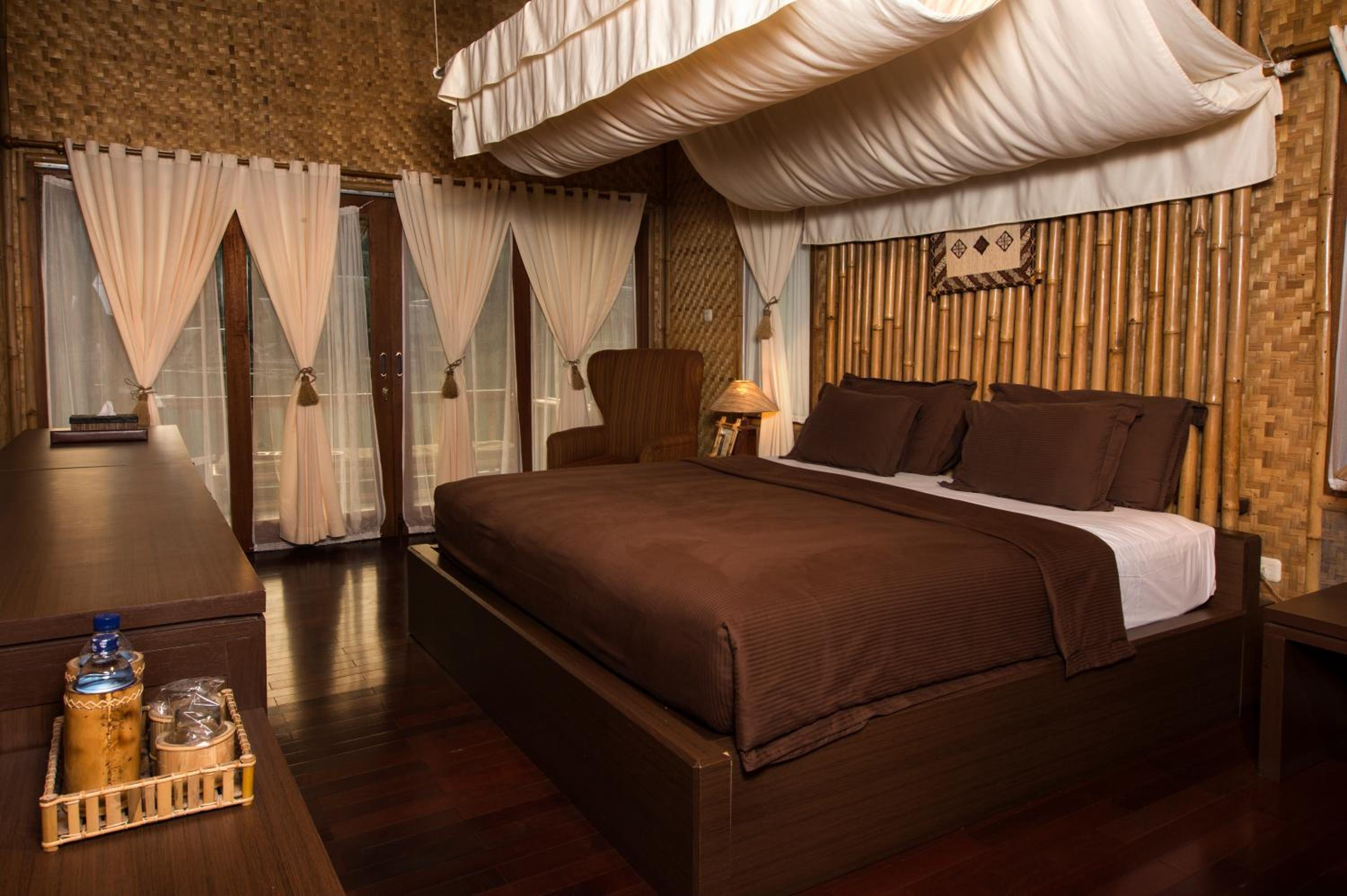 Waluran Suite Lake photo 2