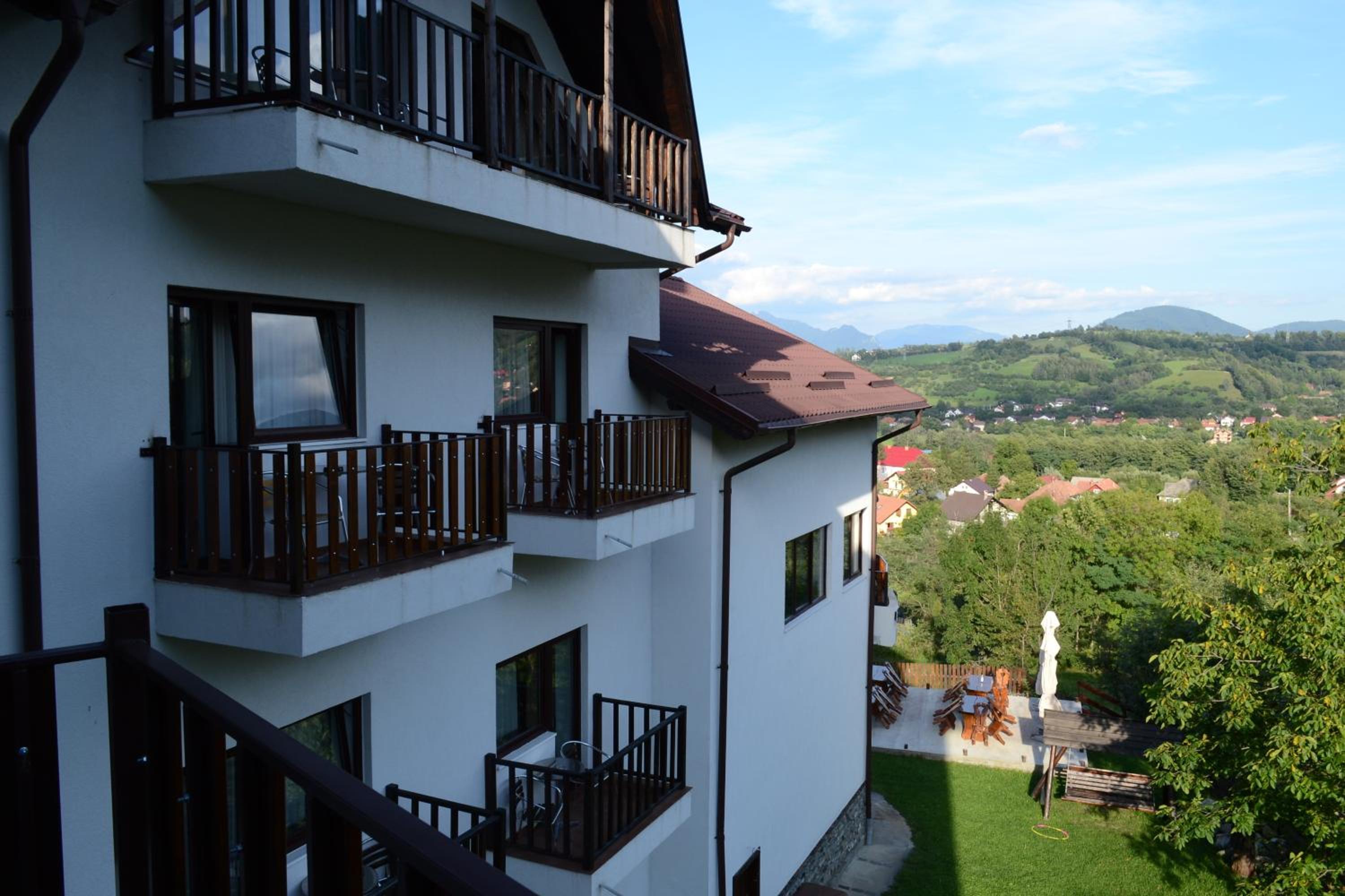 Double or Twin Room with Balcony - Photo 3