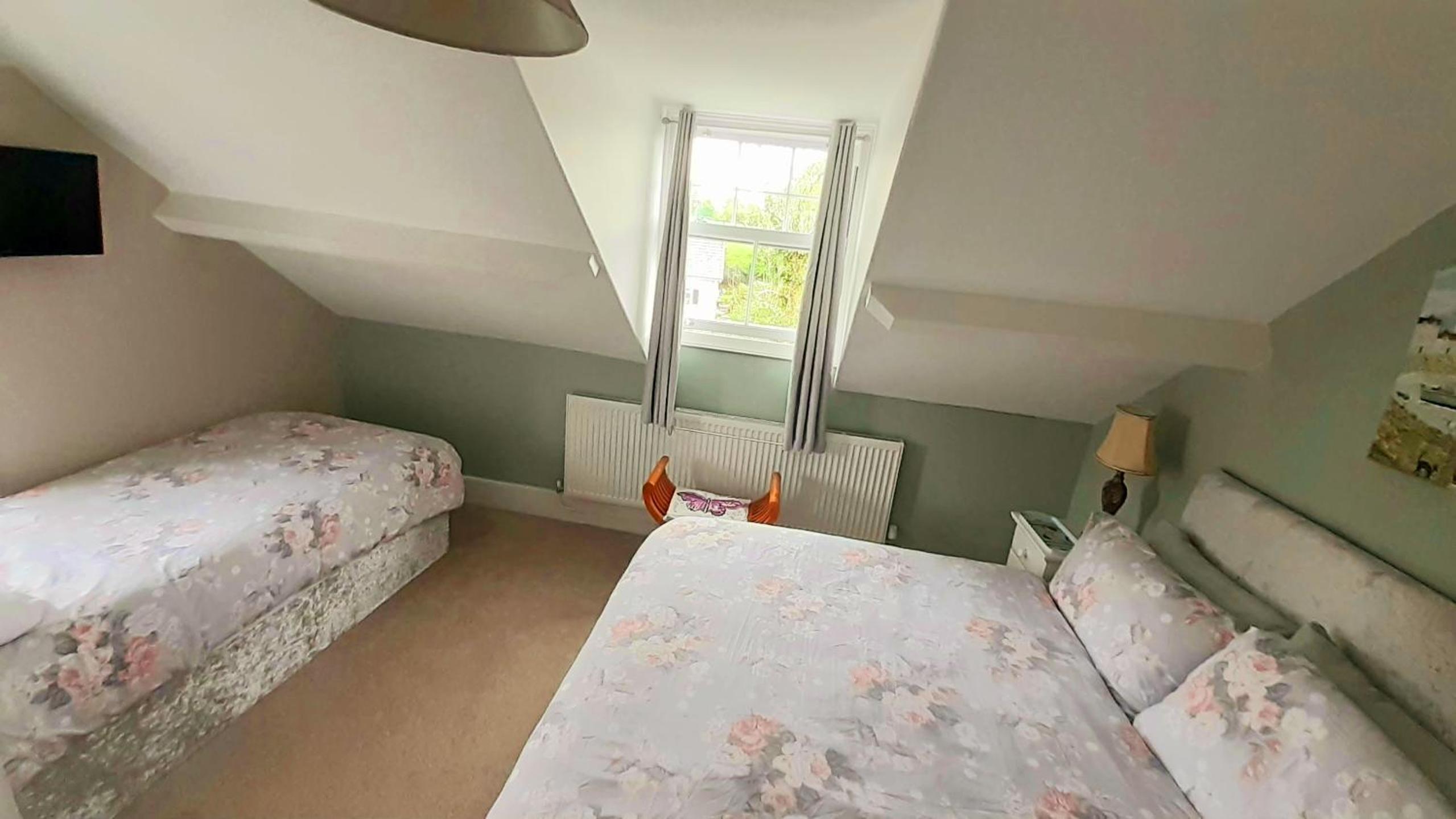 Superior Triple Room - Photo 8