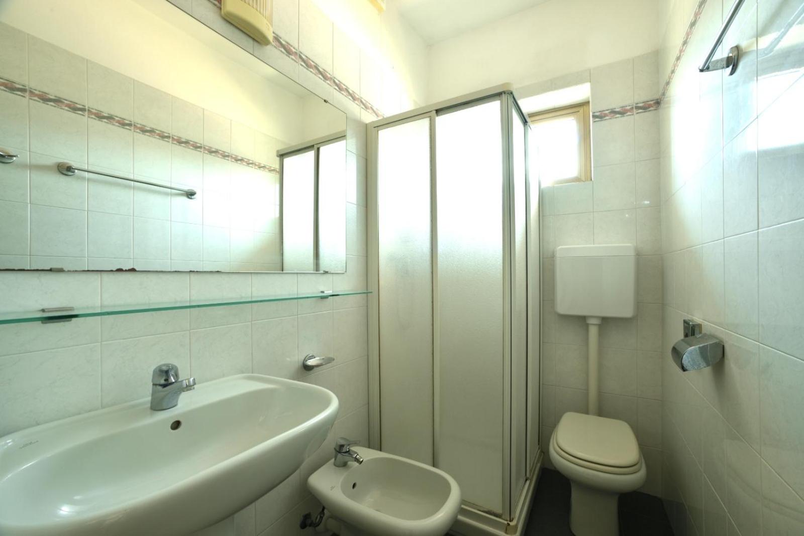 Triple Room - Photo 7