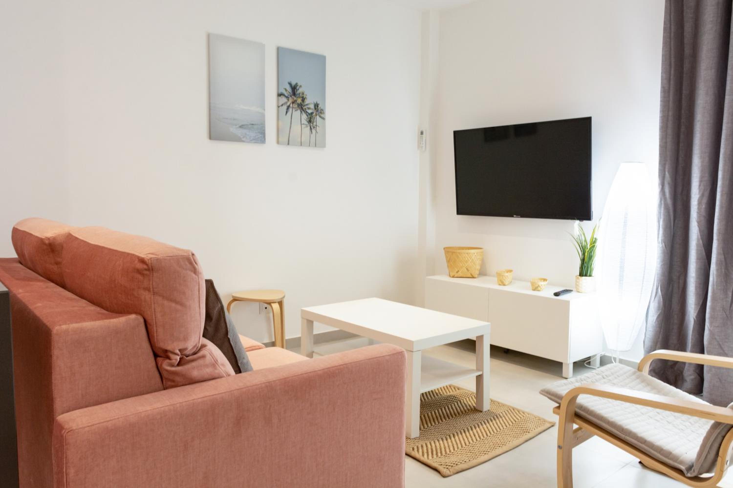 One-Bedroom Apartment - Photo 18