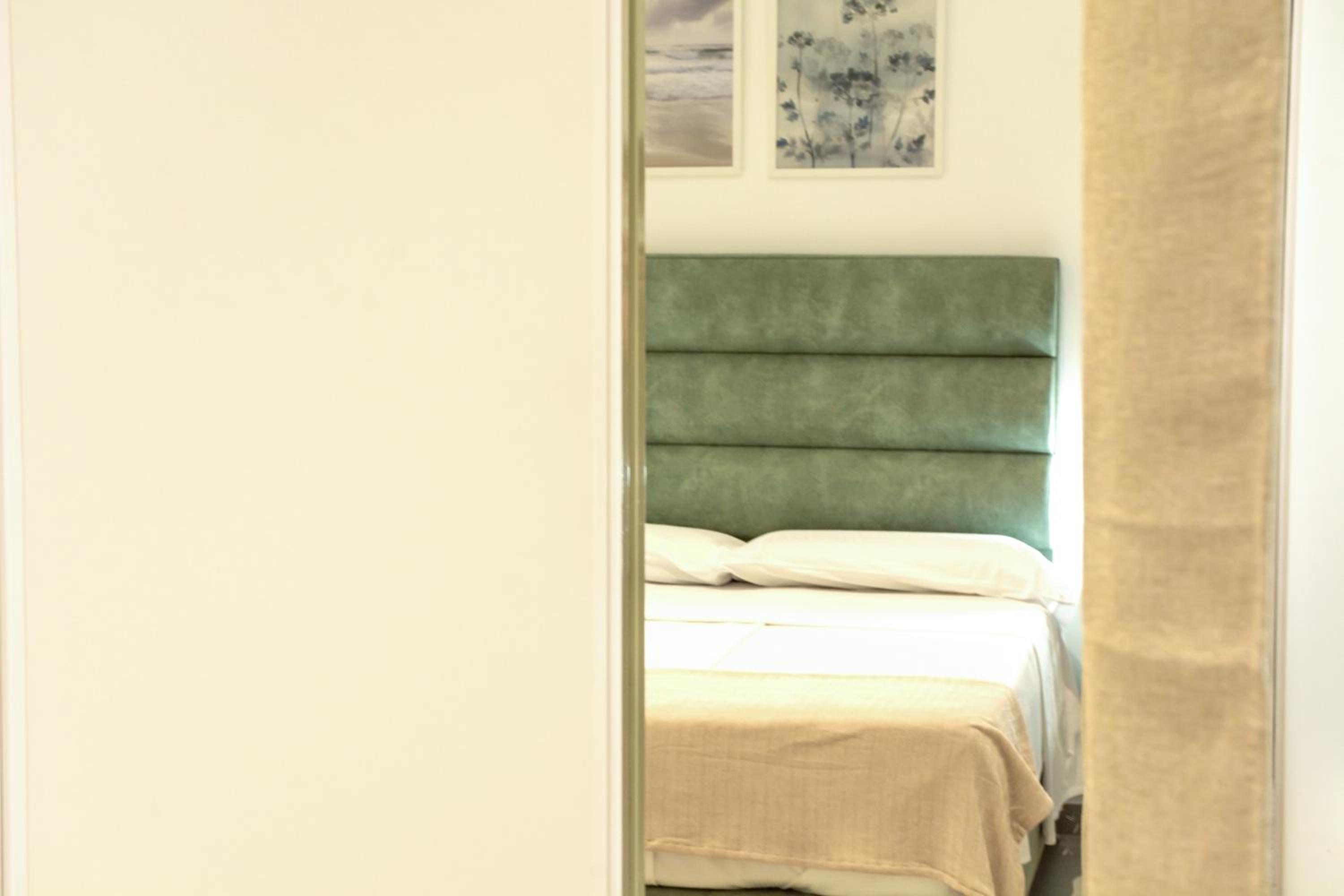 One-Bedroom Apartment - Photo 16