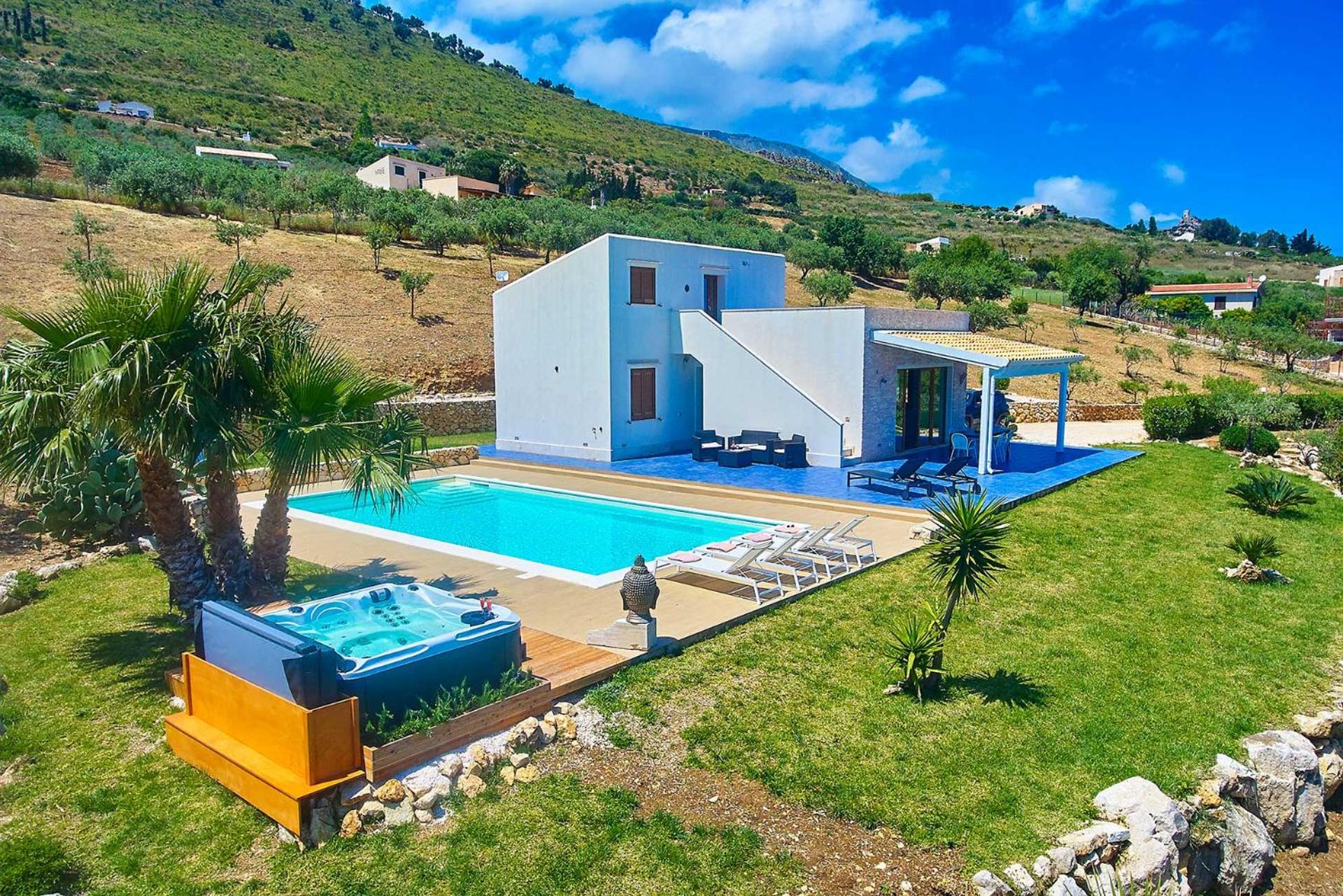 Villa with Private Pool photo 3