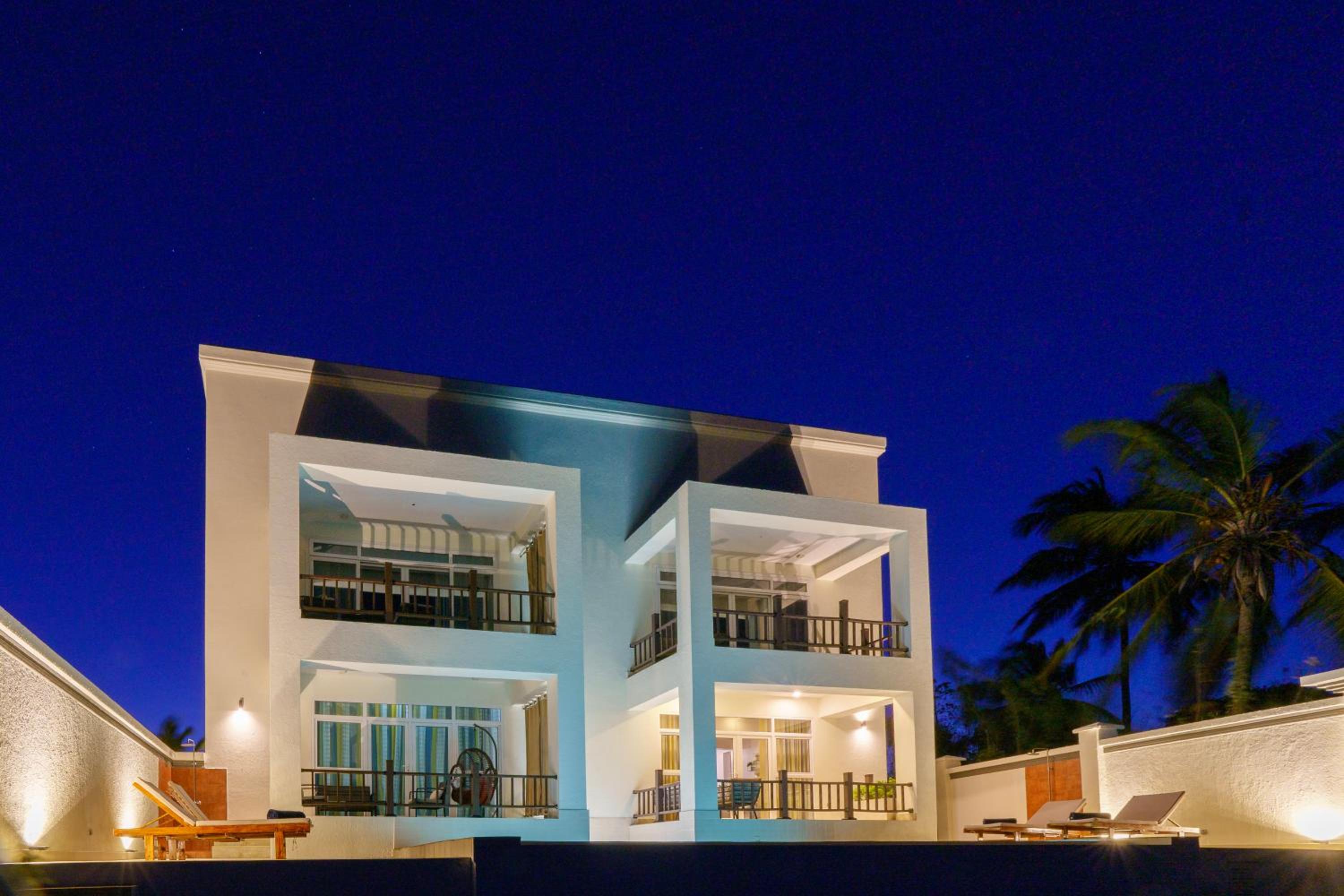 Villa - Beach Front - Photo 30