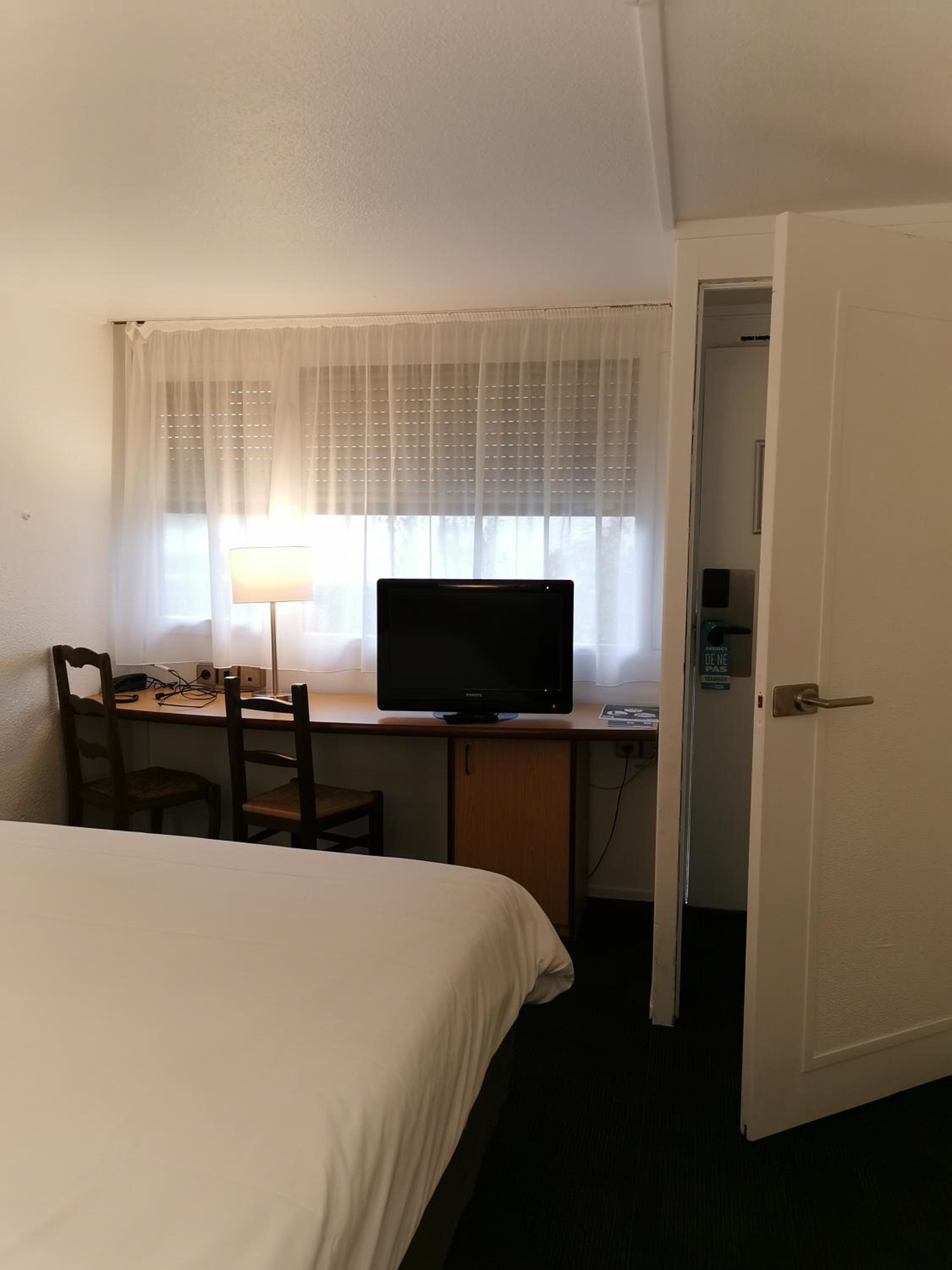 Double Room with One Double Bed - Photo 4