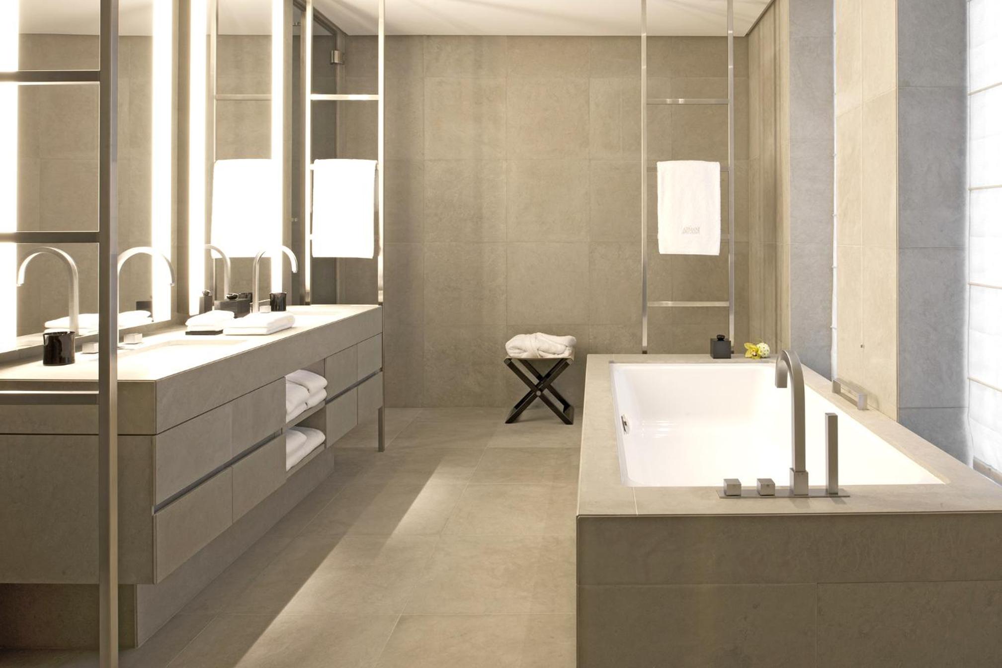 Armani Milano Suite 2bedrooms thumbnail 6