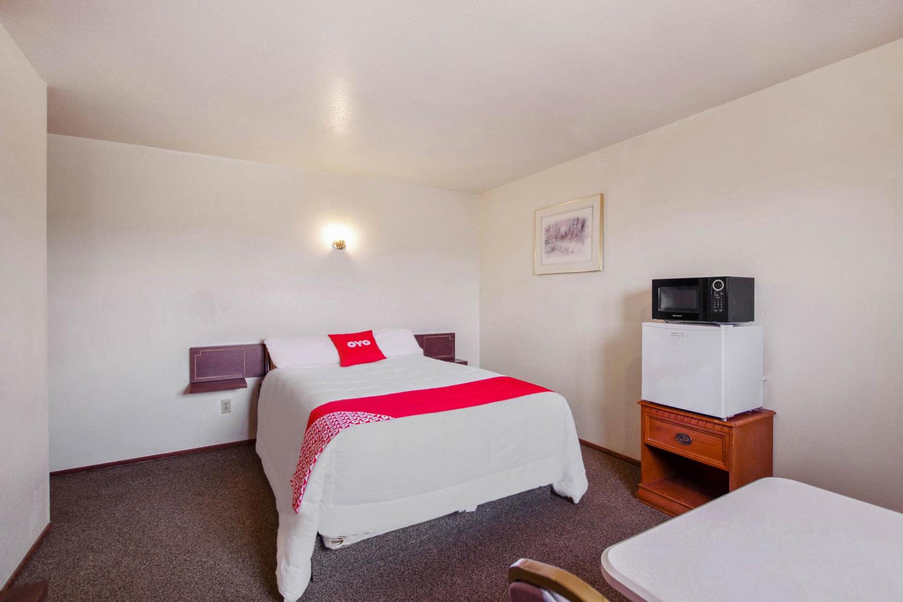 Queen Room photo 3