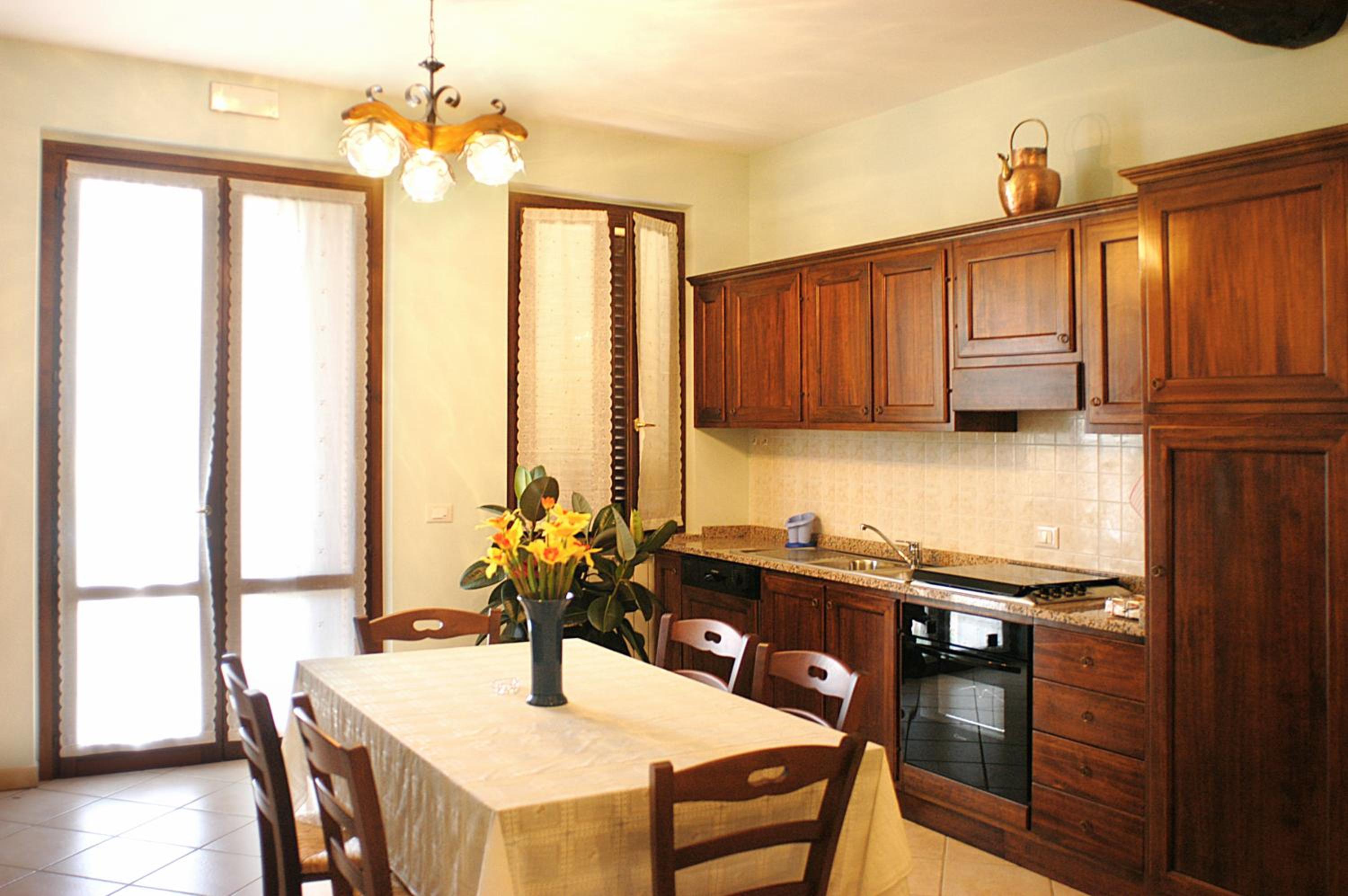 Apartment photo 2