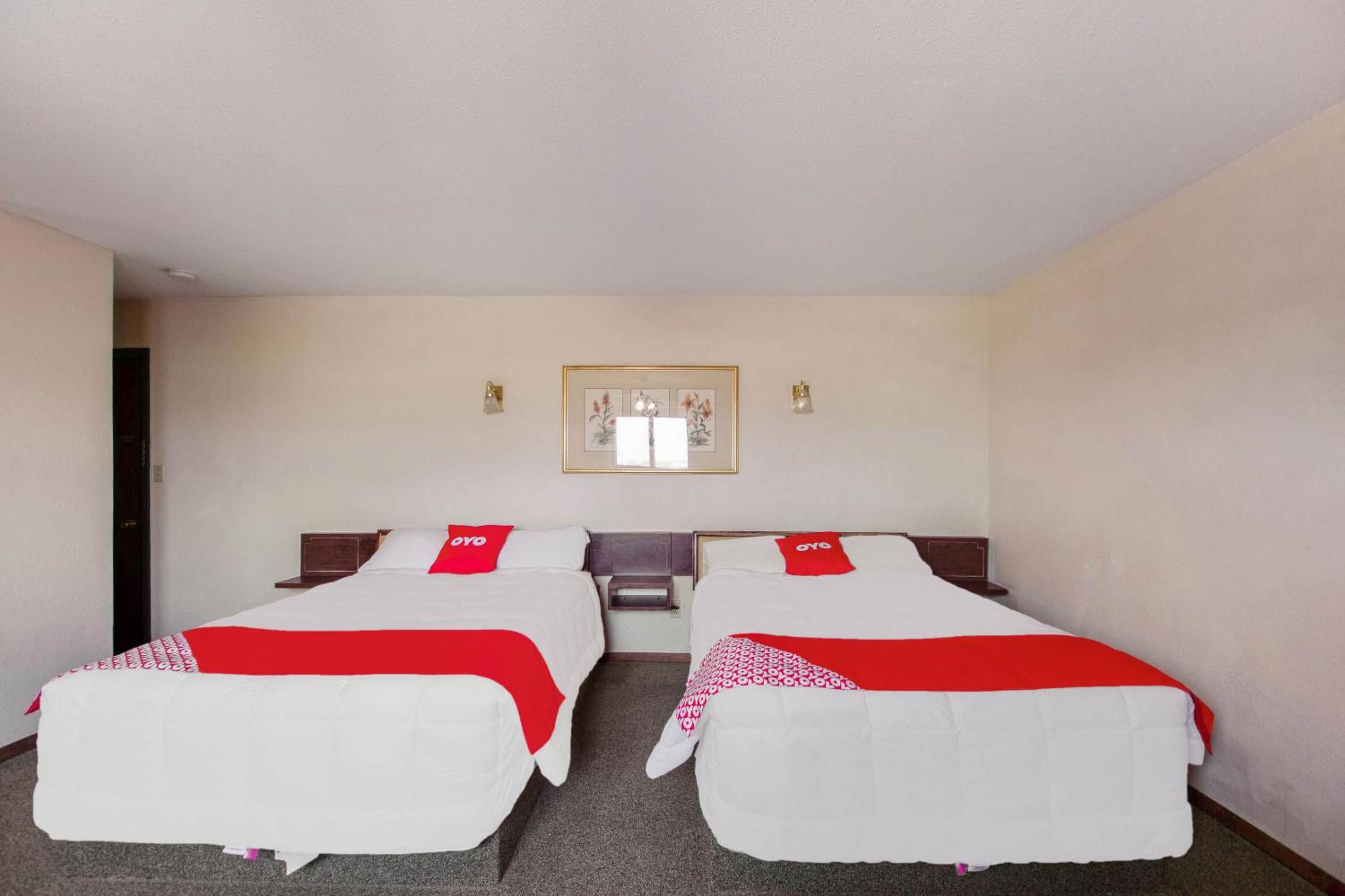 2 Full Beds Non-Smoking photo 3