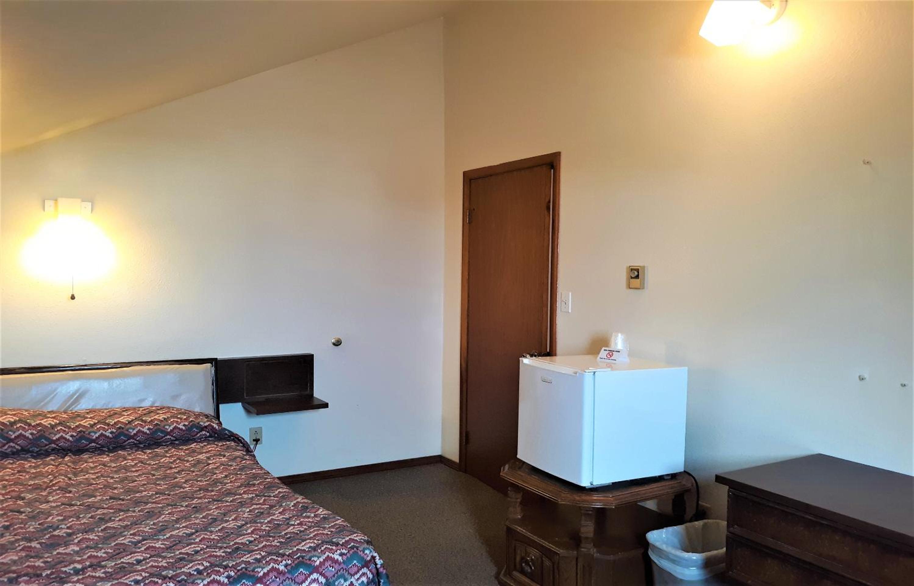 3 Full Bed & 1 Twin Bed photo 2
