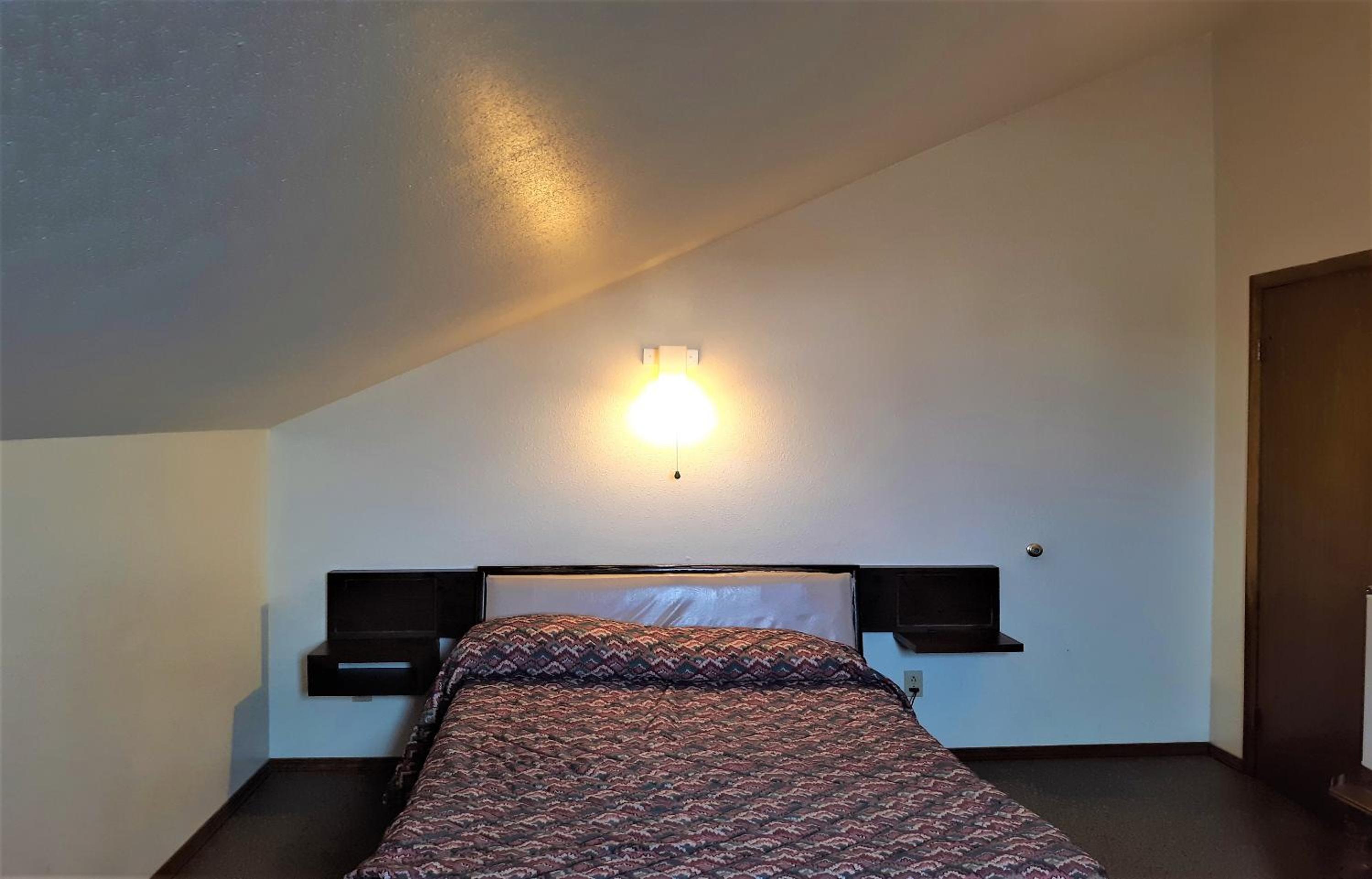 3 Full Bed & 1 Twin Bed photo 3