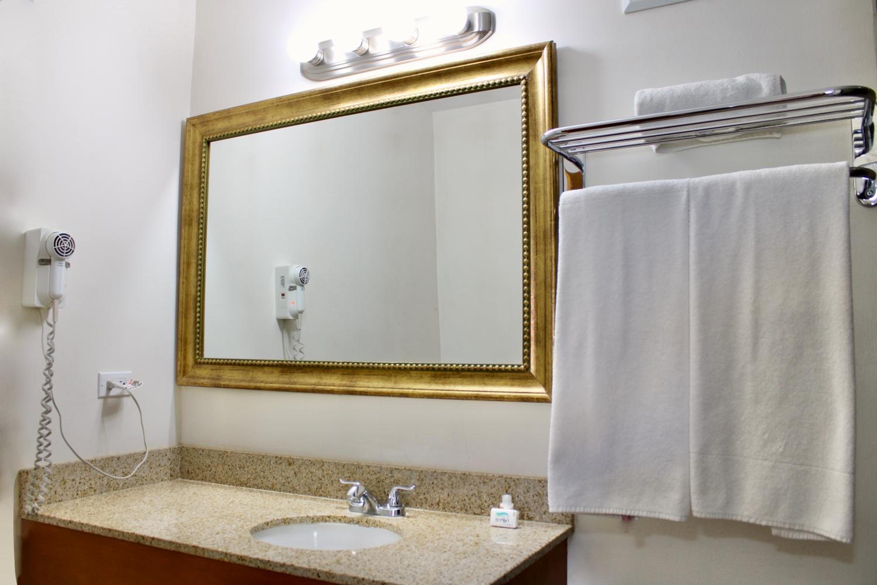 Deluxe Twin Room photo 3
