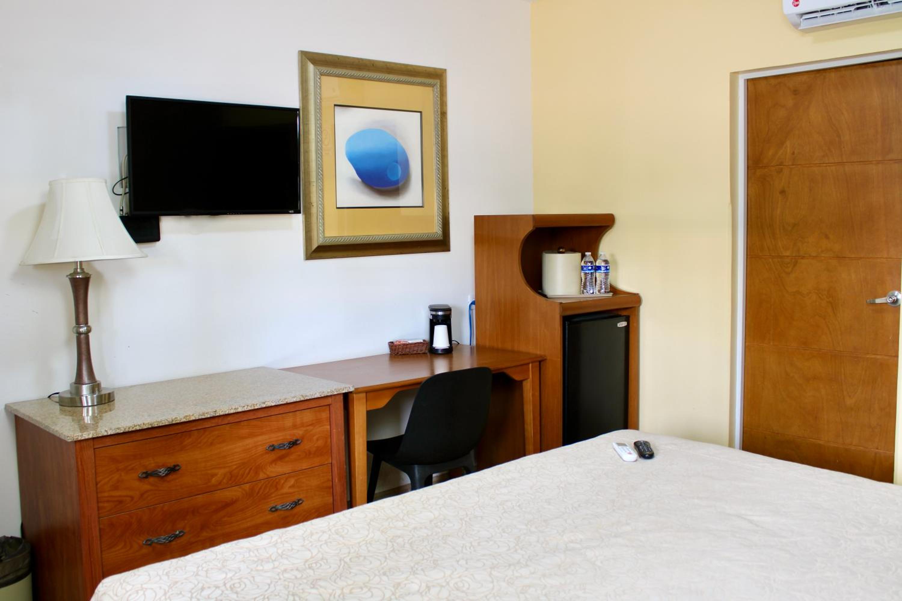 Deluxe Twin Room photo 2