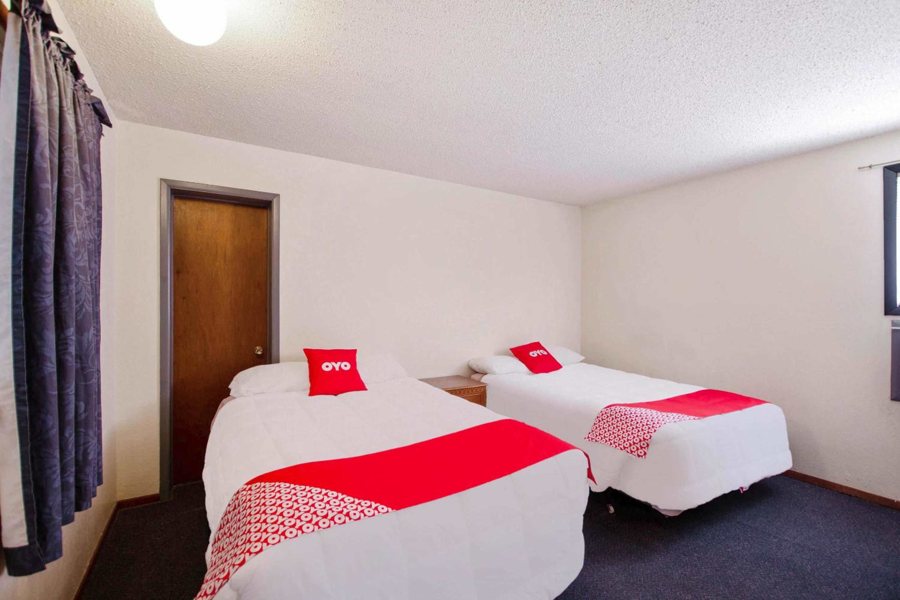 1 King Bed & 1 Full Bed