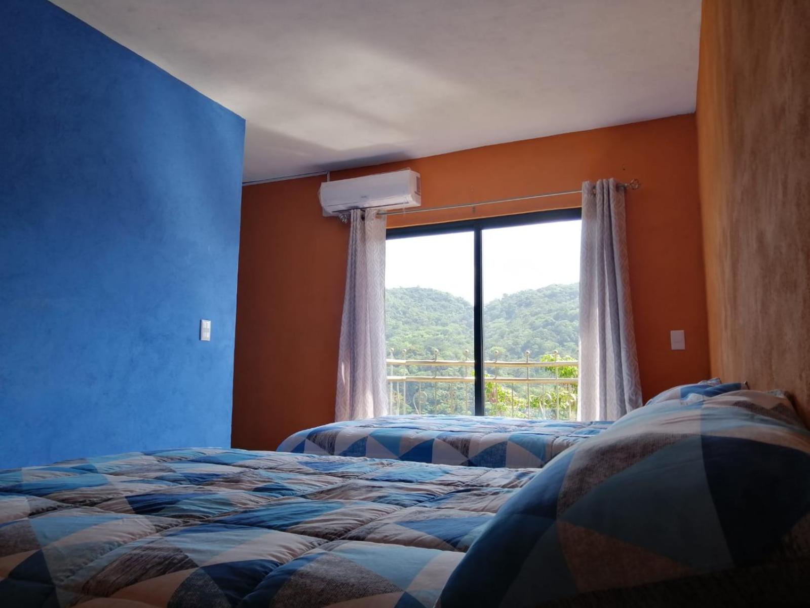 Deluxe Queen Room with Two Queen Beds - Photo 5
