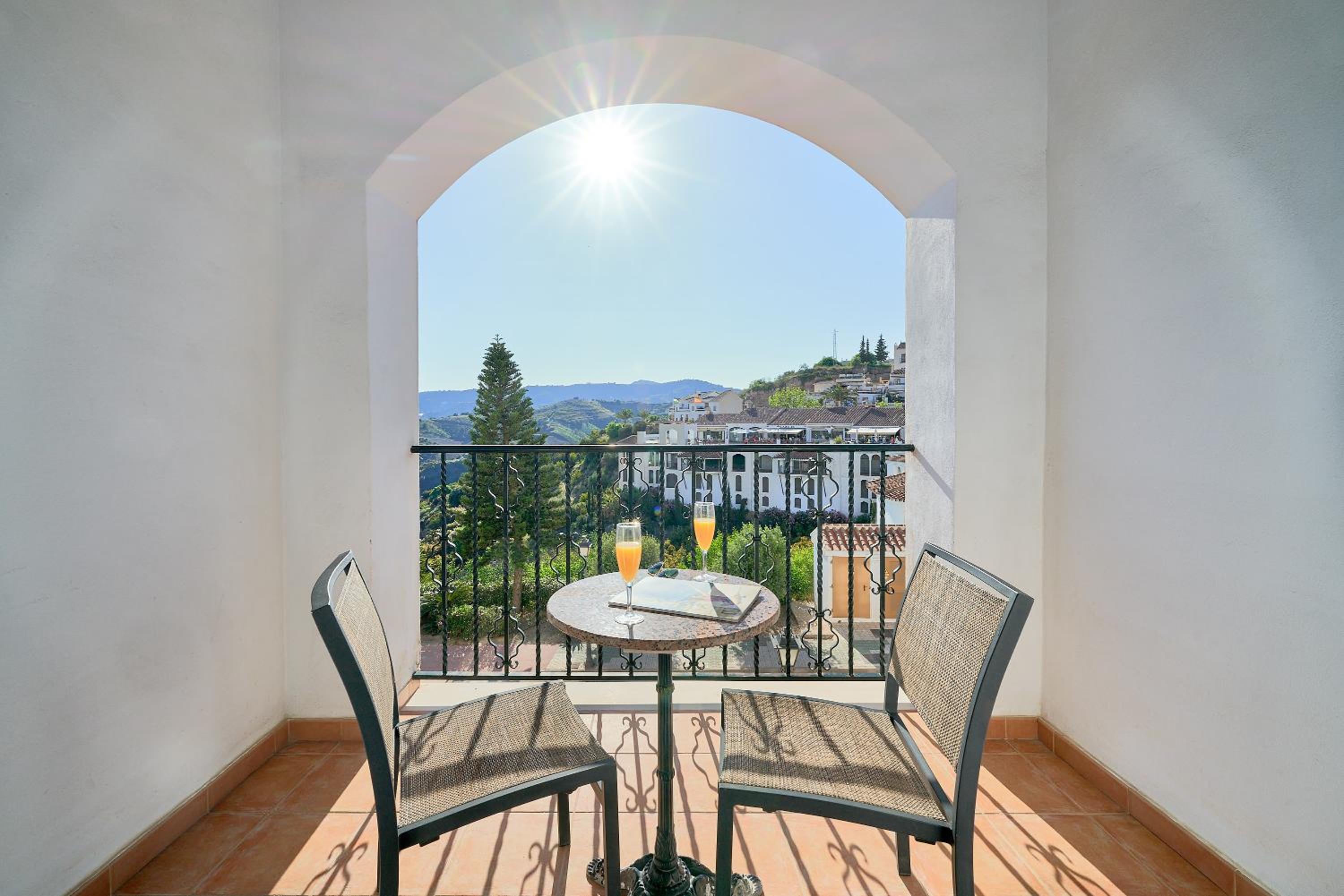 Comfort Room with Terrace - Photo 19