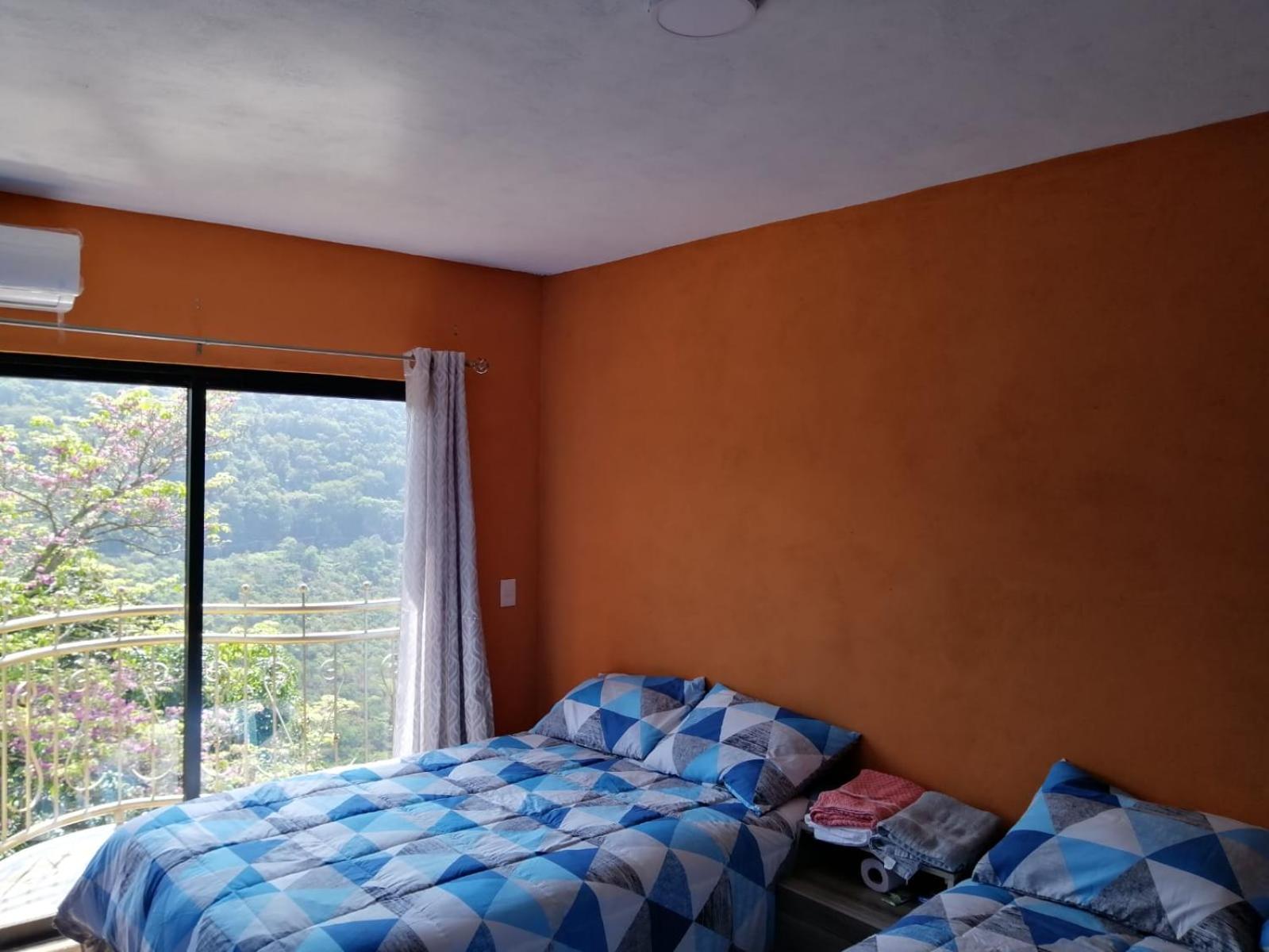 Deluxe Queen Room with Two Queen Beds - Photo 4