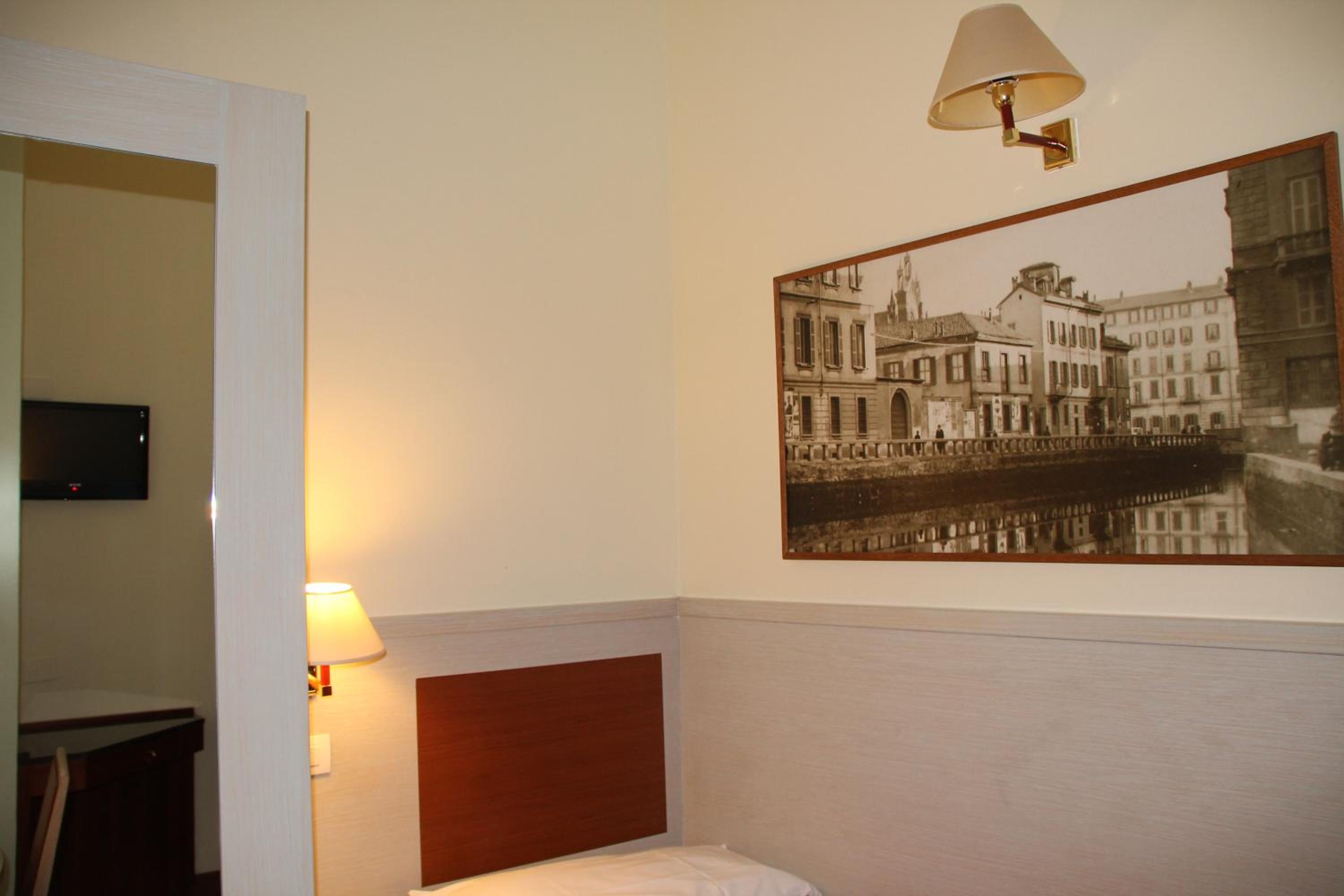 Single Room photo 3