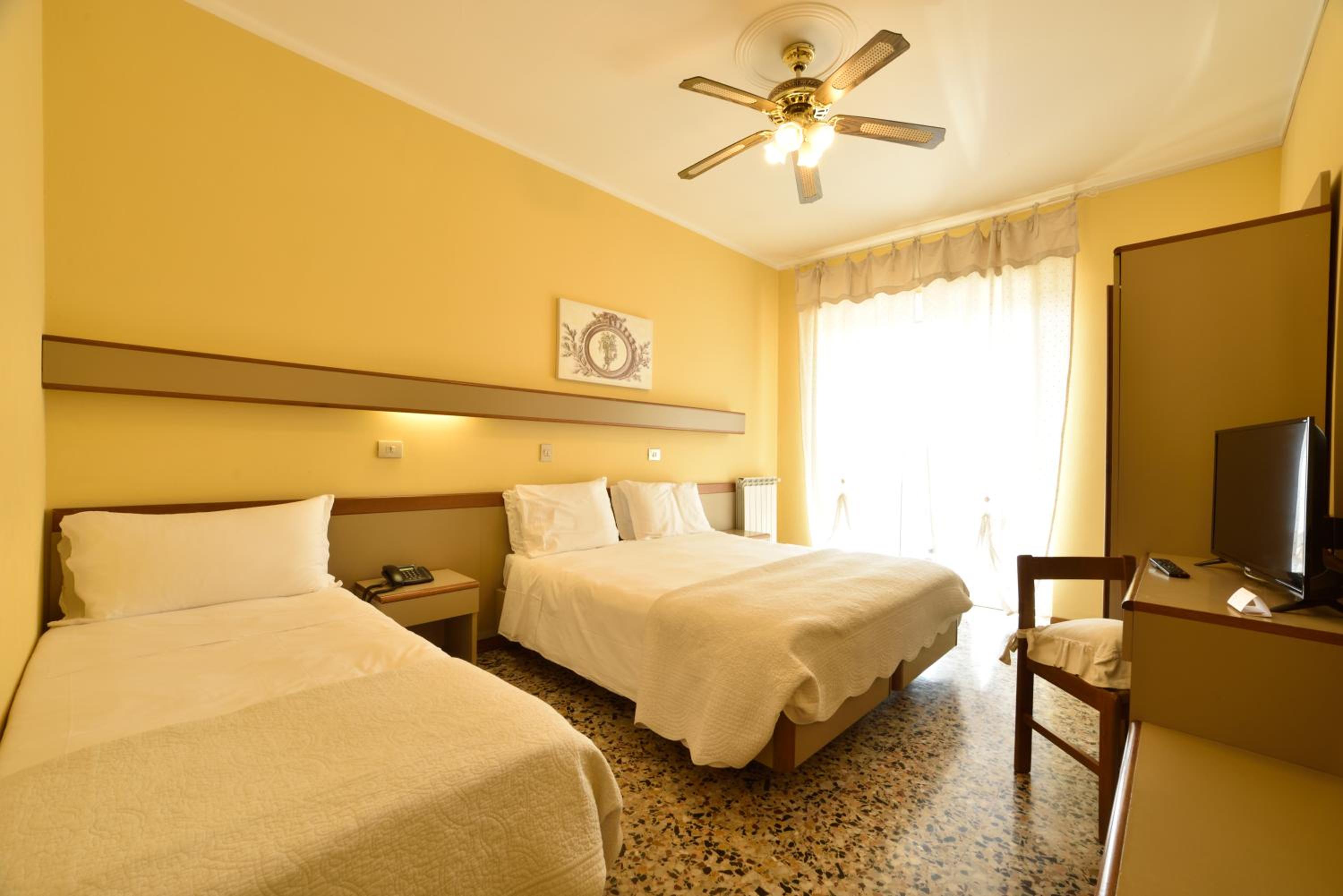 Standard Triple Room photo 1