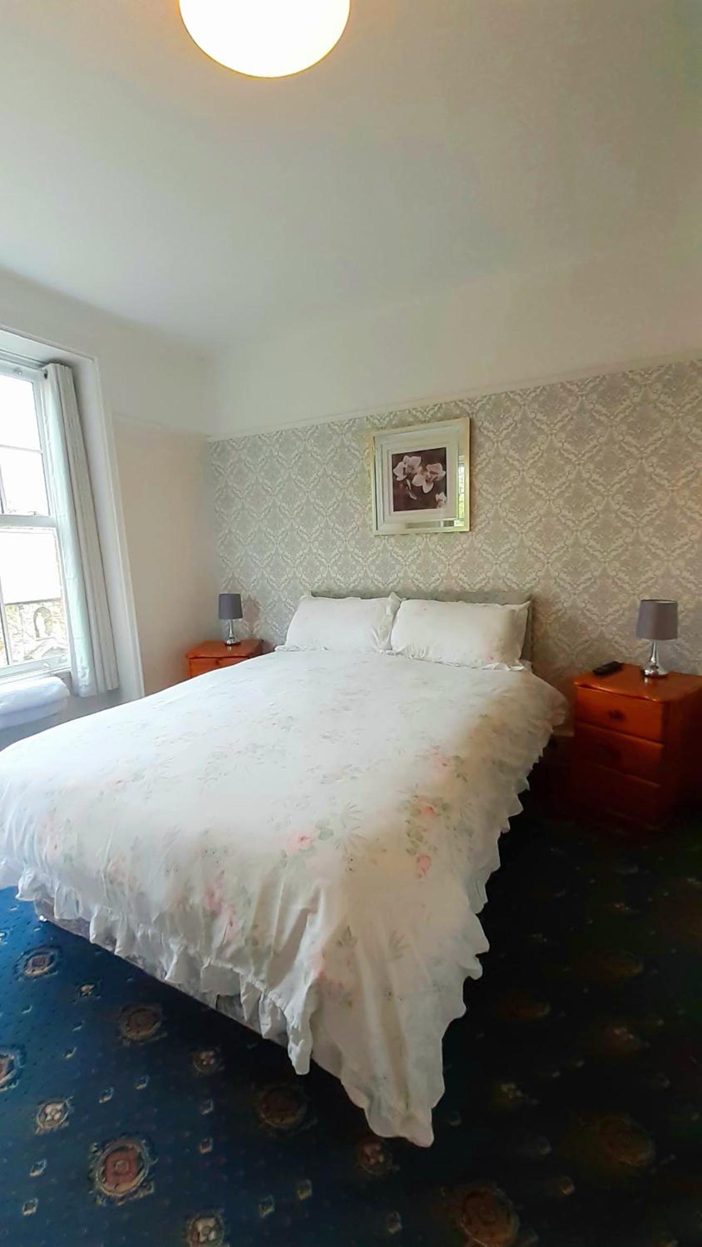 Double Room with Private Bathroom - Photo 24