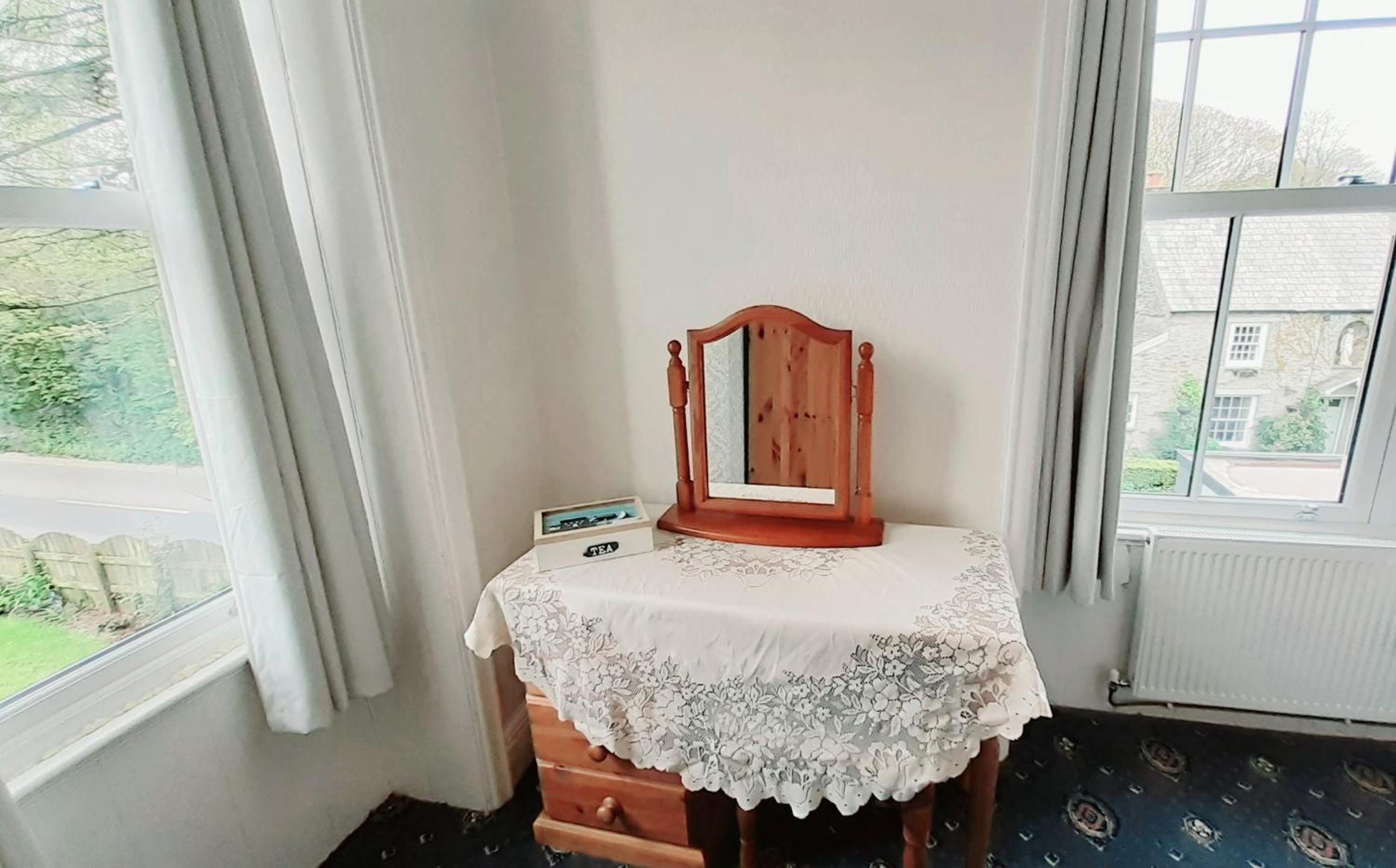 Double Room with Private Bathroom - Photo 26