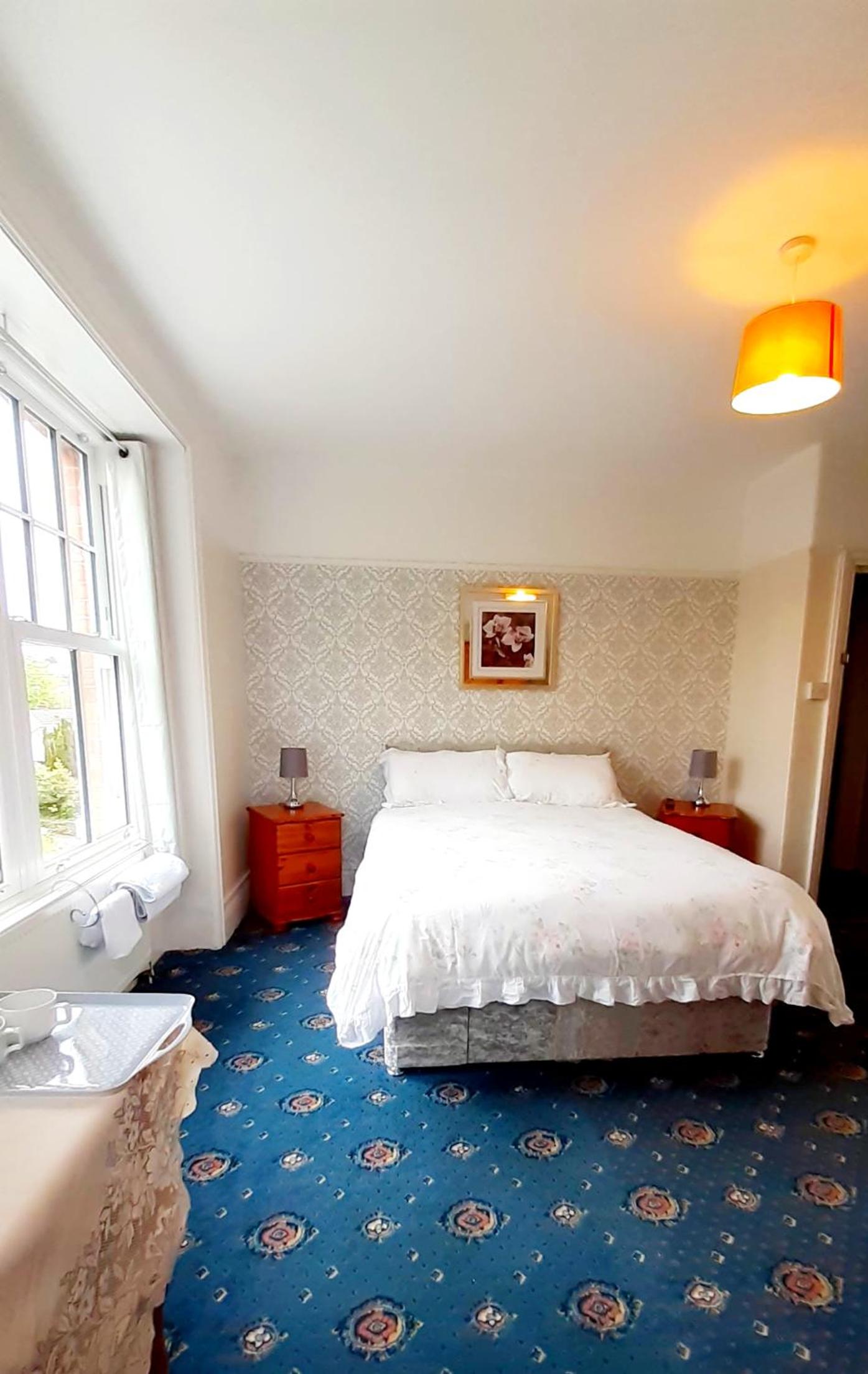 Double Room with Private Bathroom - Photo 20