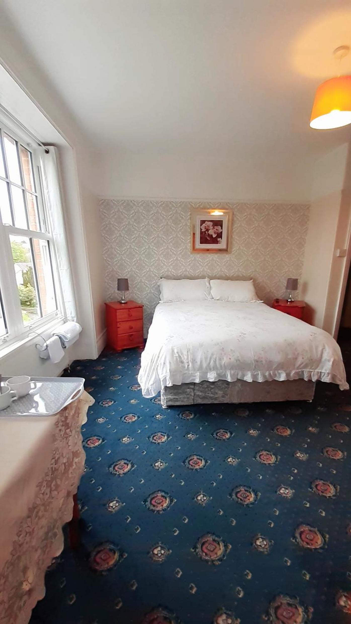 Double Room with Private Bathroom - Photo 21