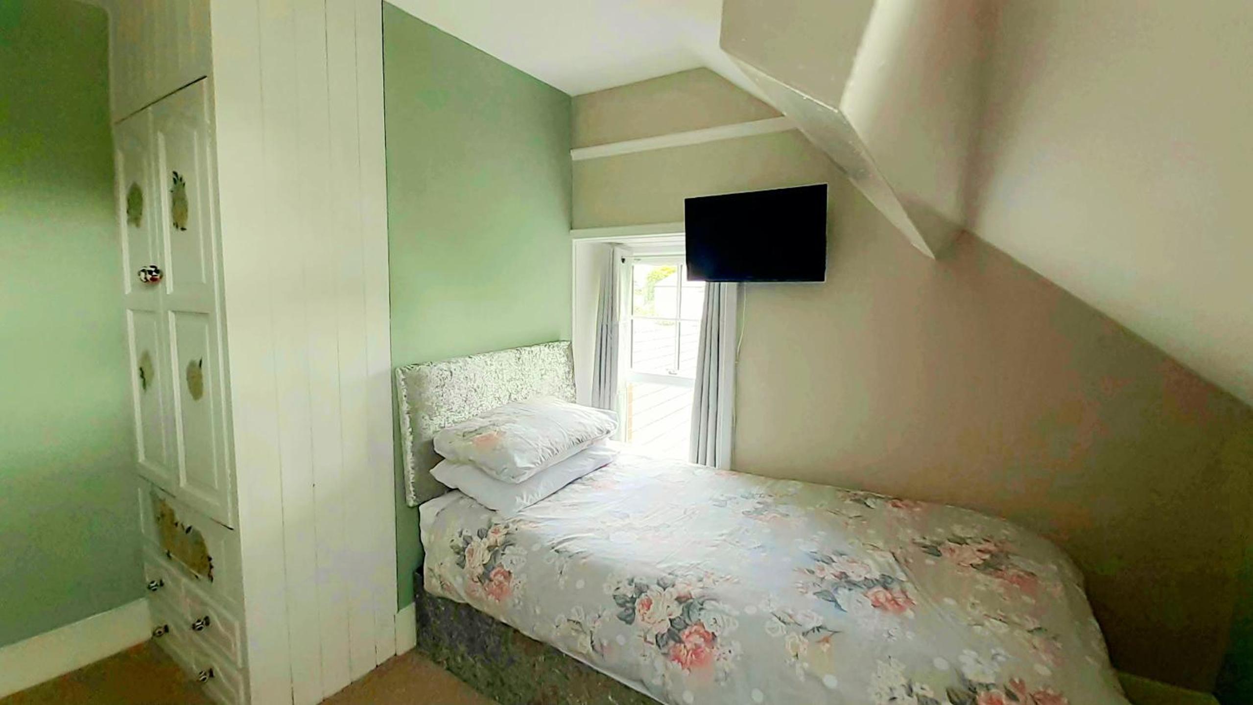 Superior Triple Room - Photo 9