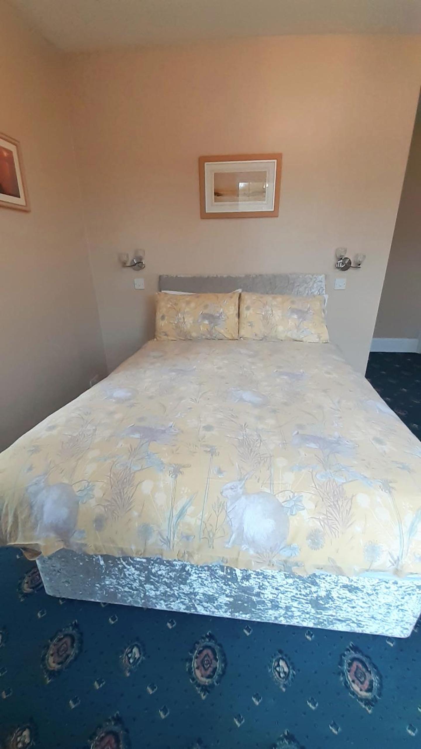 Double Room with Private Bathroom - Photo 27